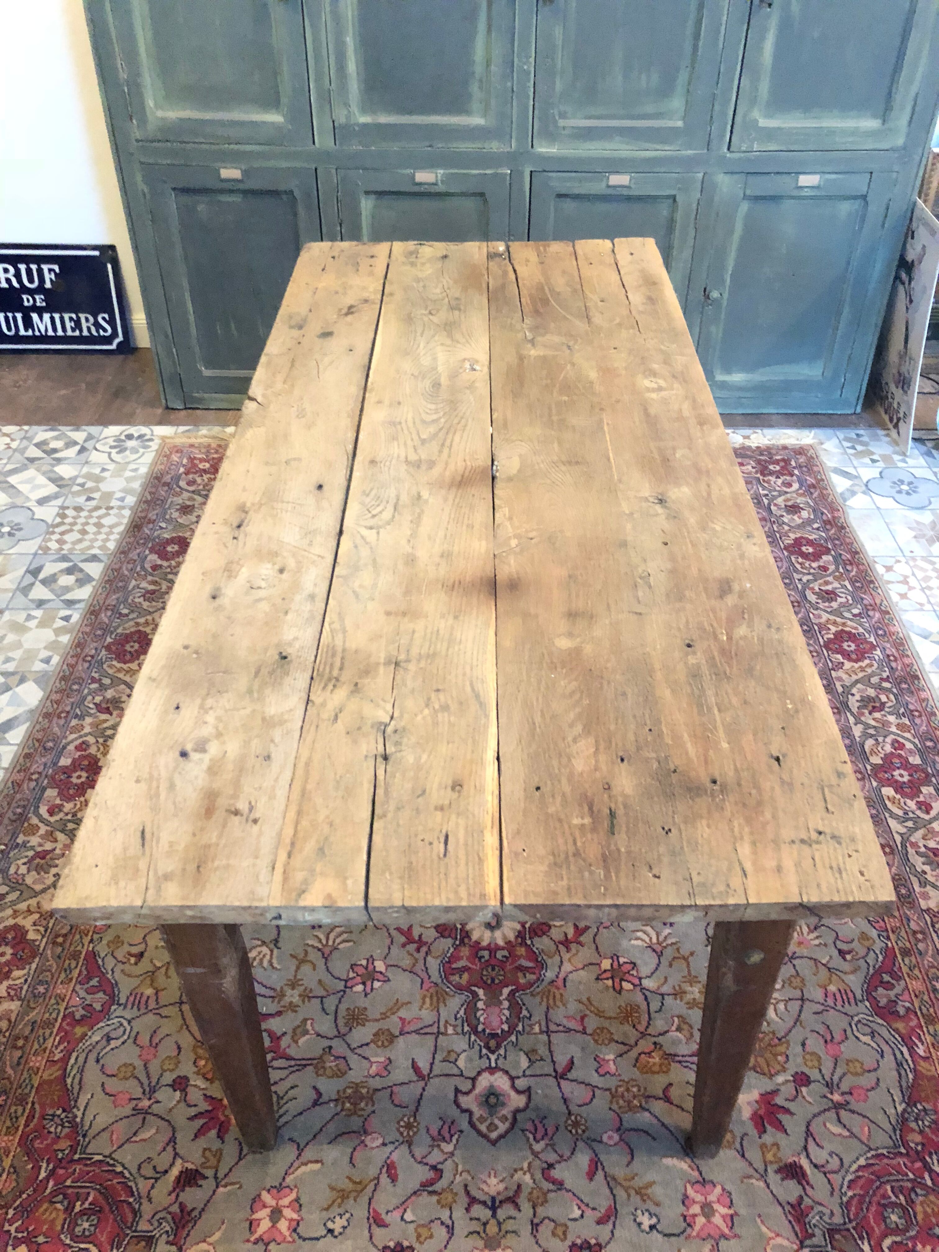 Farm table