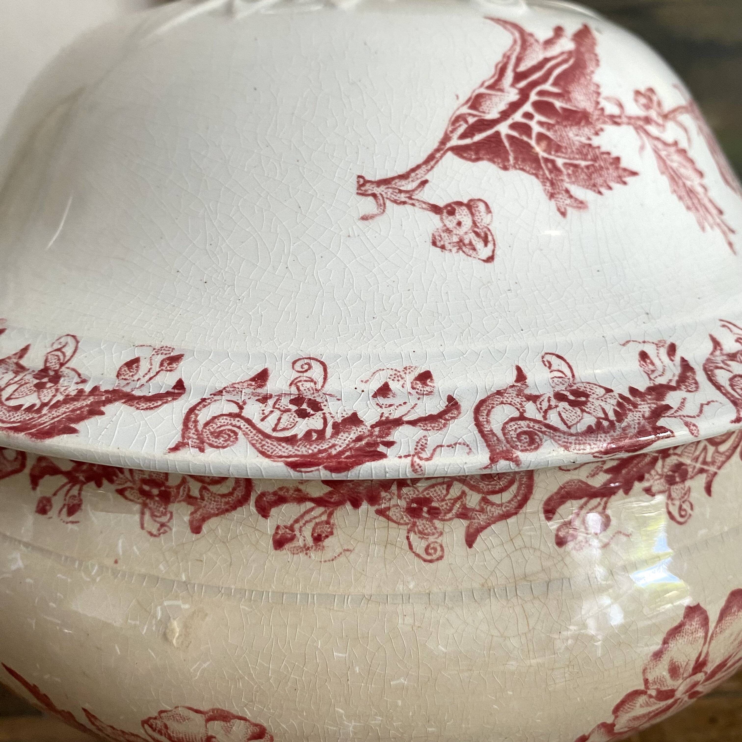 Antique ironstone tureen St Amand, Richelieu, 1920