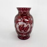 Vase en verre coupé à la main Egermann Ruby Red, Tchécoslovaquie, années 1940