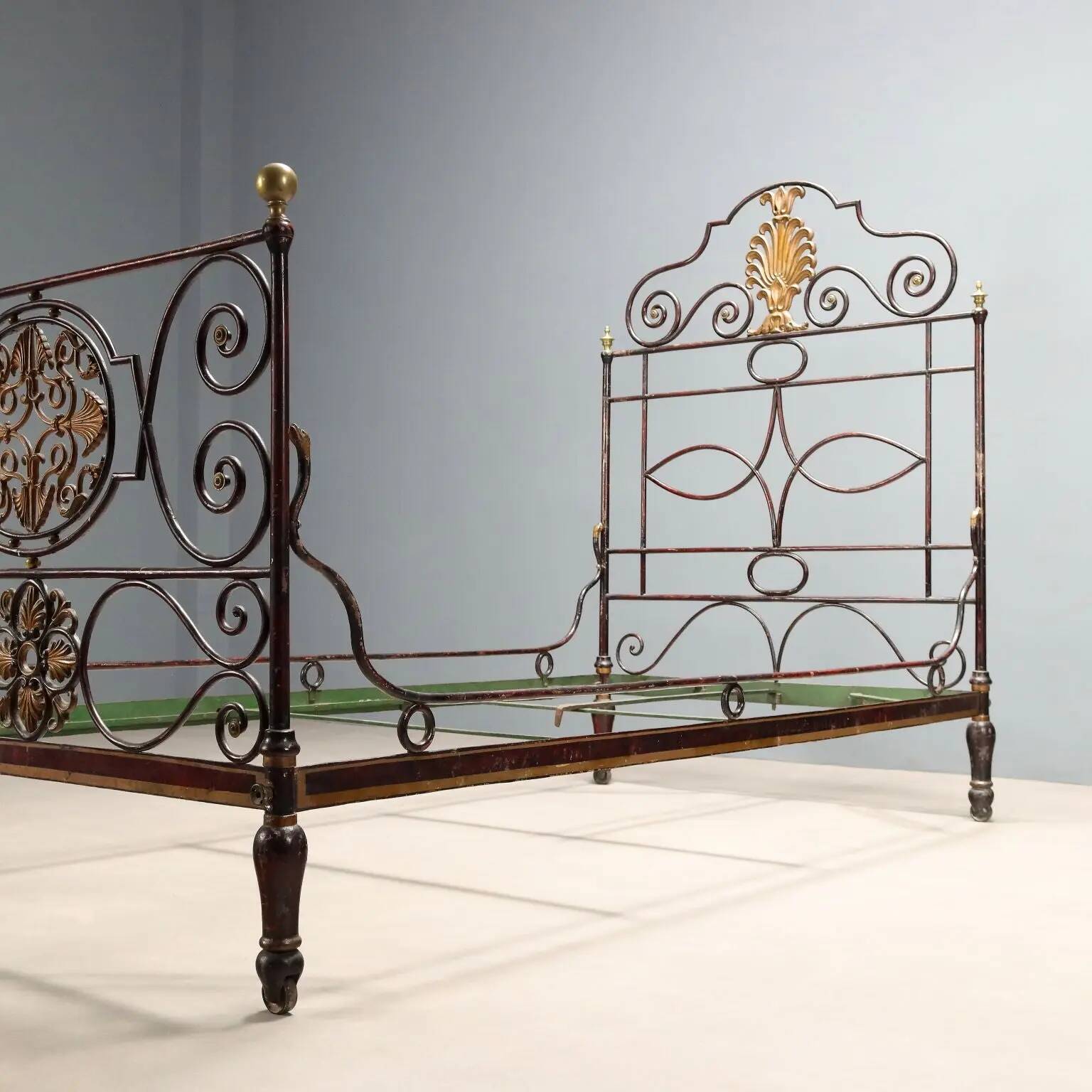 Restoration bed, second quarter of the 19th century, bronze and iron.