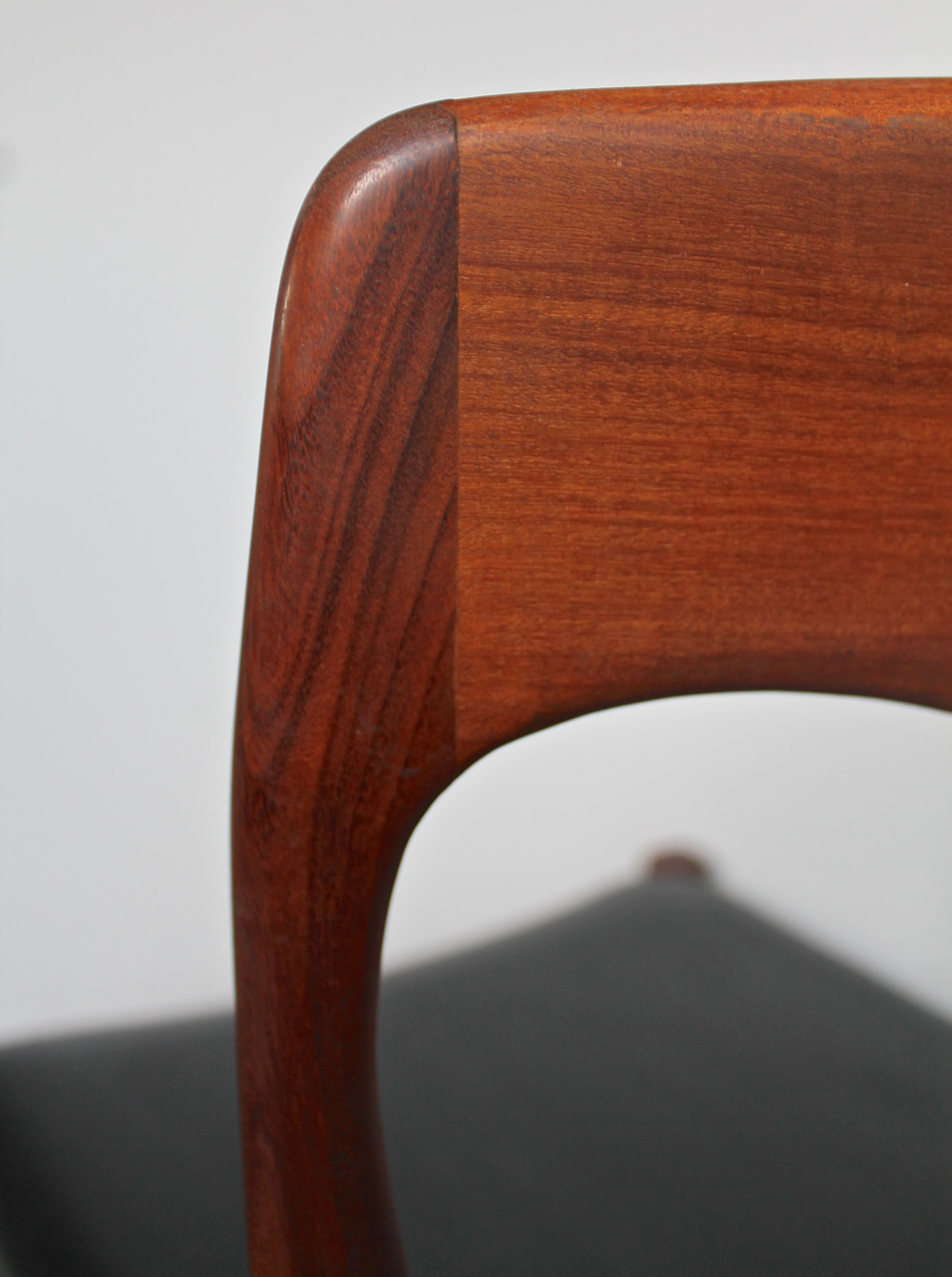 Lot de 4 chaises Niels Otto Moller en teck scandinave 60