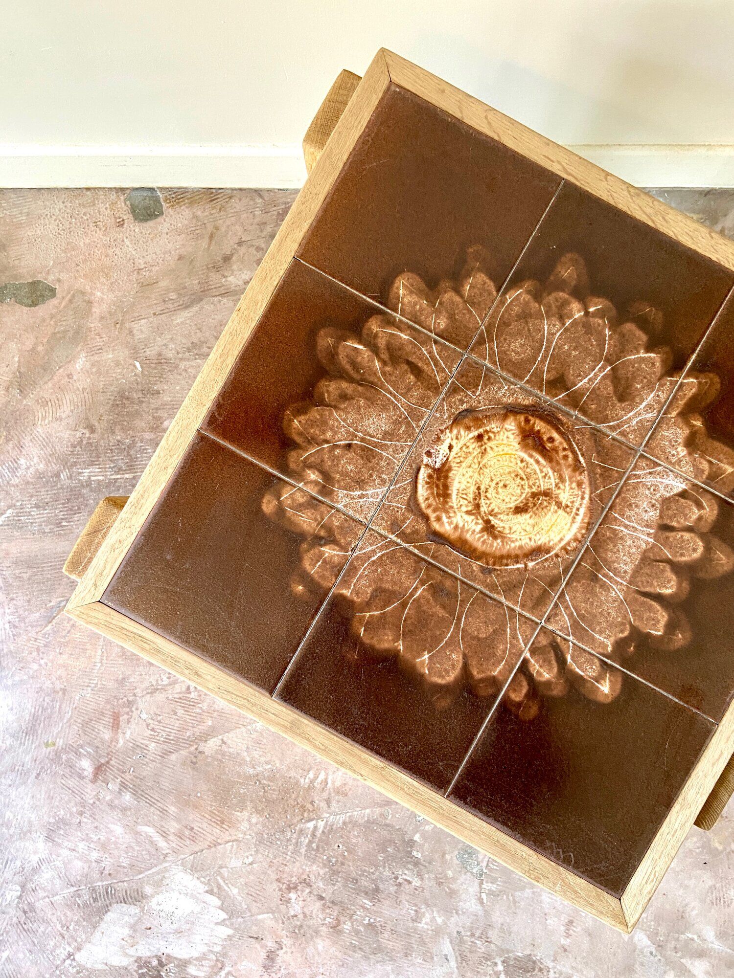 Table basse en bois clair et céramique émaillée 4 x 49,5 cm