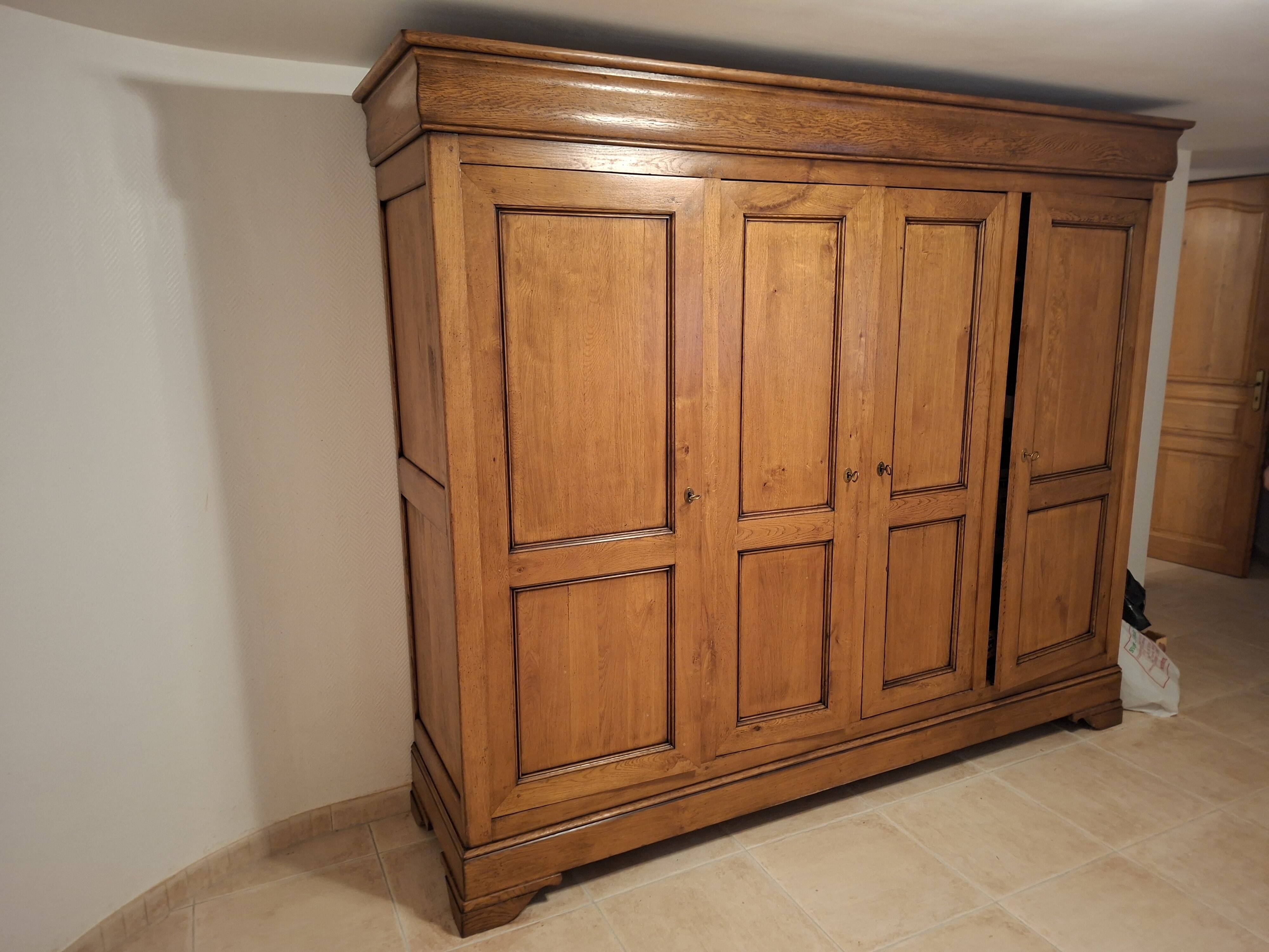 Armoire merisier massif