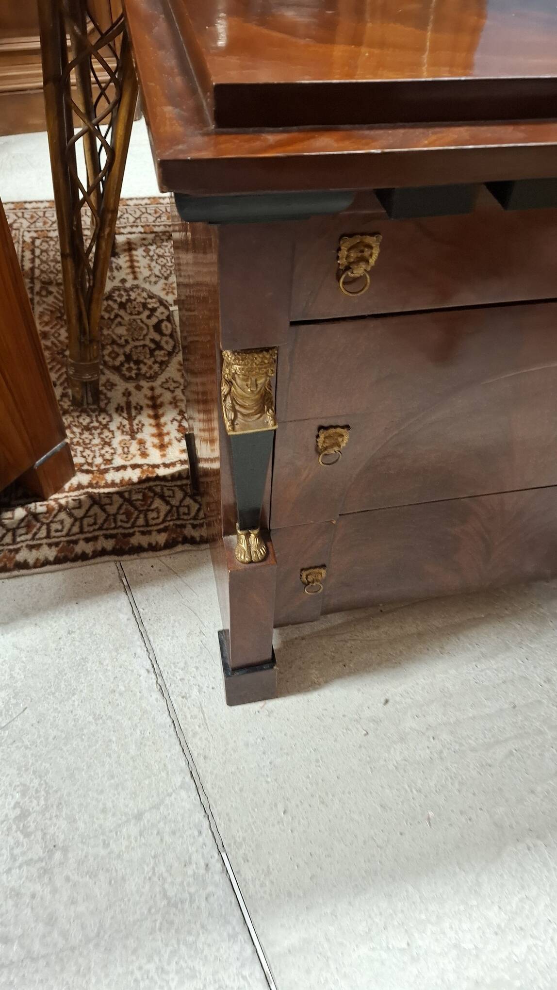 Commode de style empire