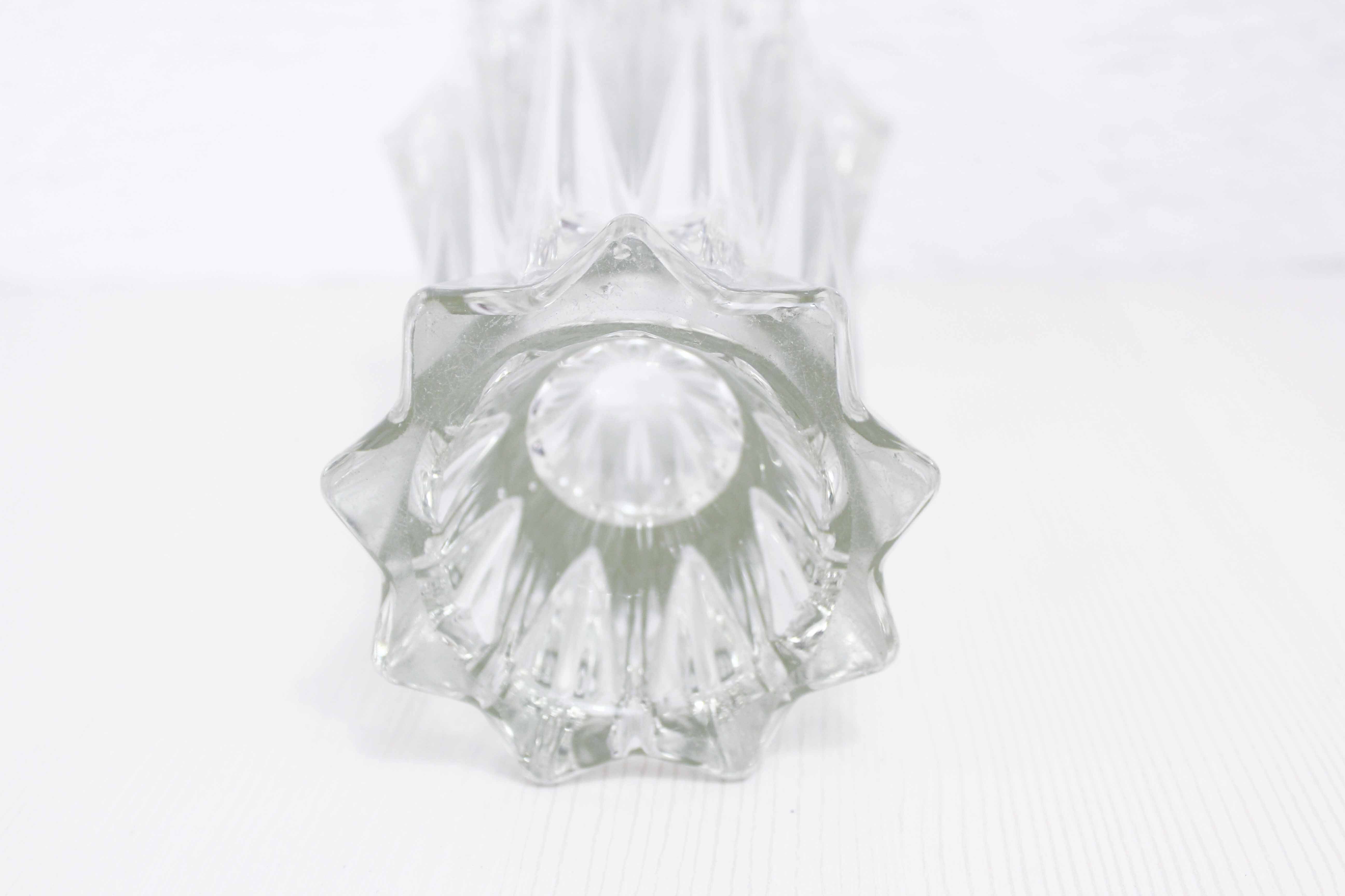 Diamond-shaped glass vase