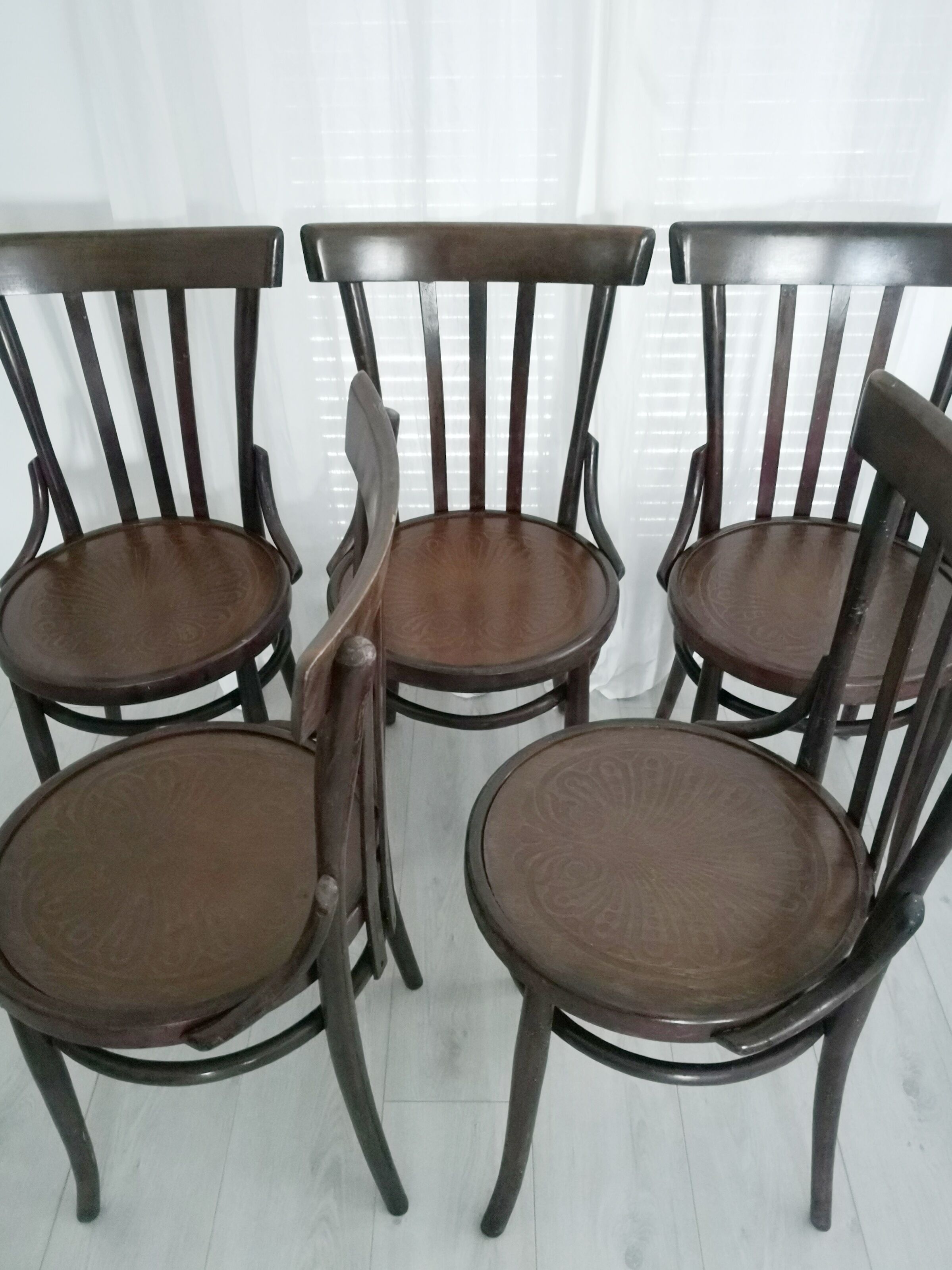 Set 5 bistro chairs