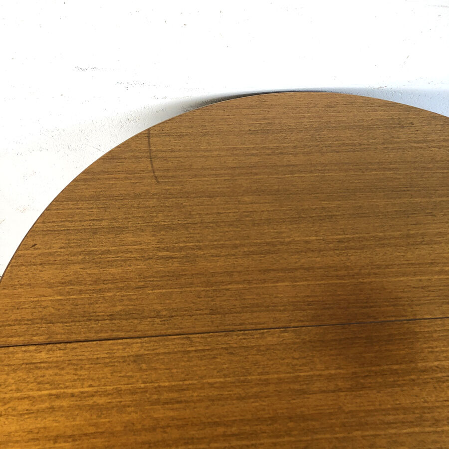 Table ronde par Niels Otto Moller en teck