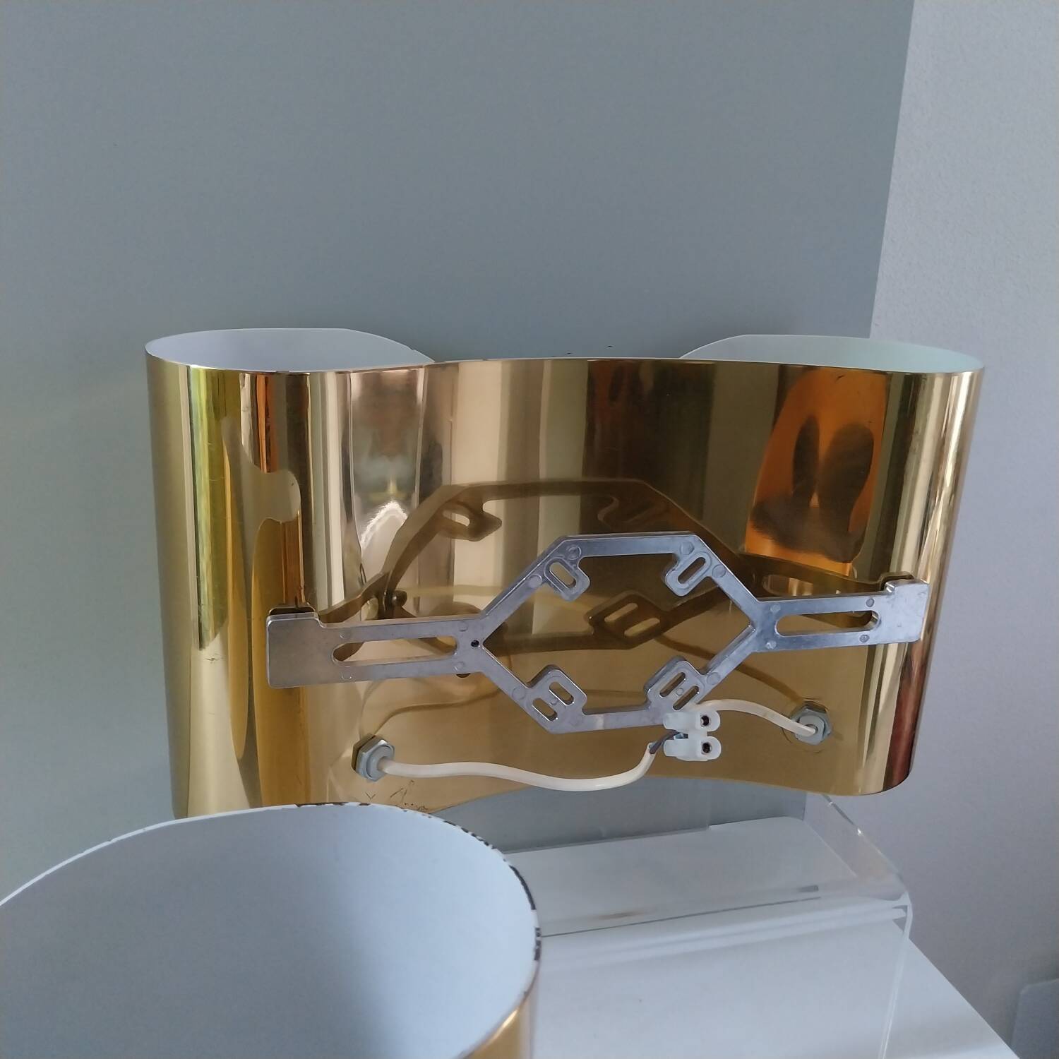 “Foglio Oro” wall lamp by Tobia Scarpa, Flos