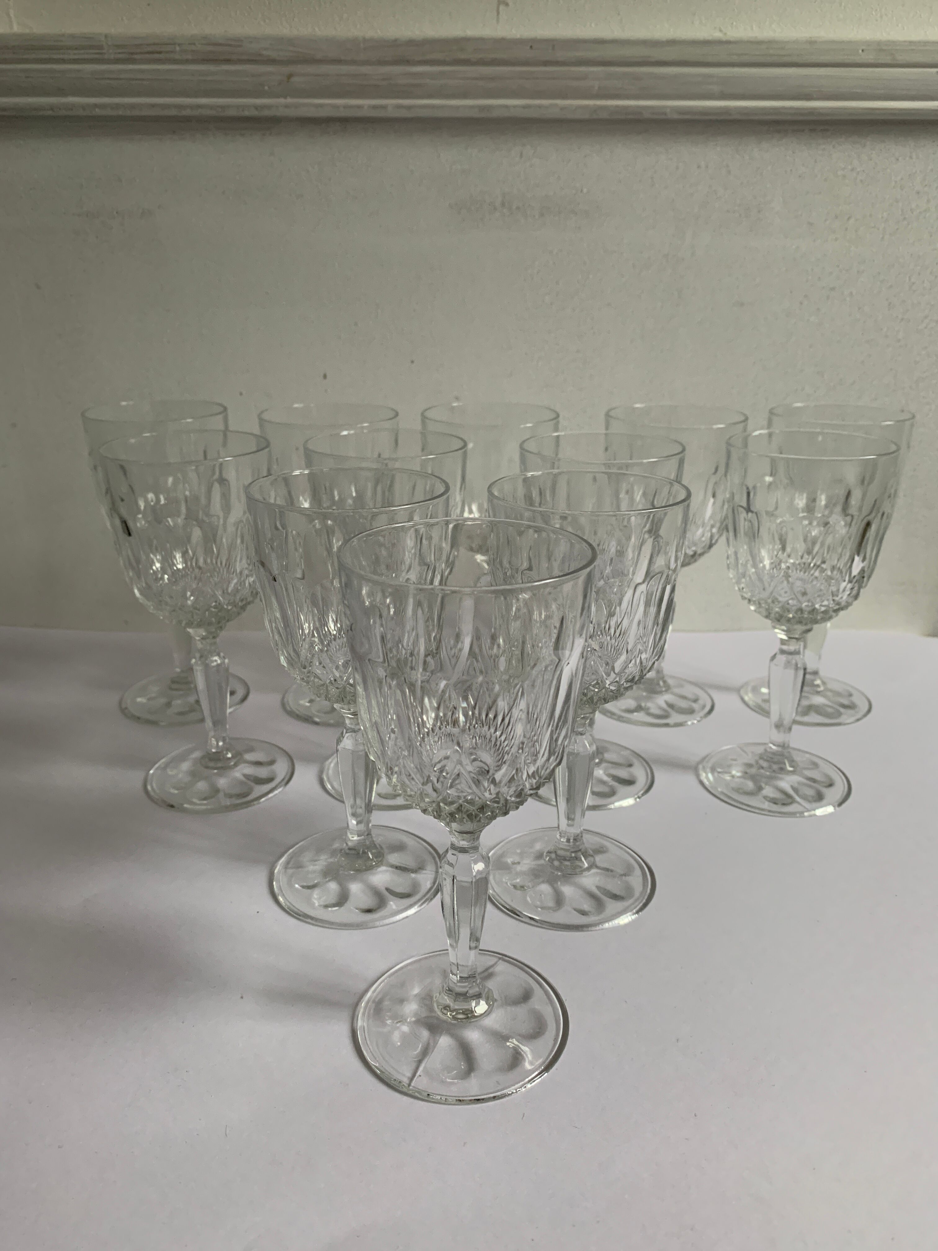6 crystal wine glasses