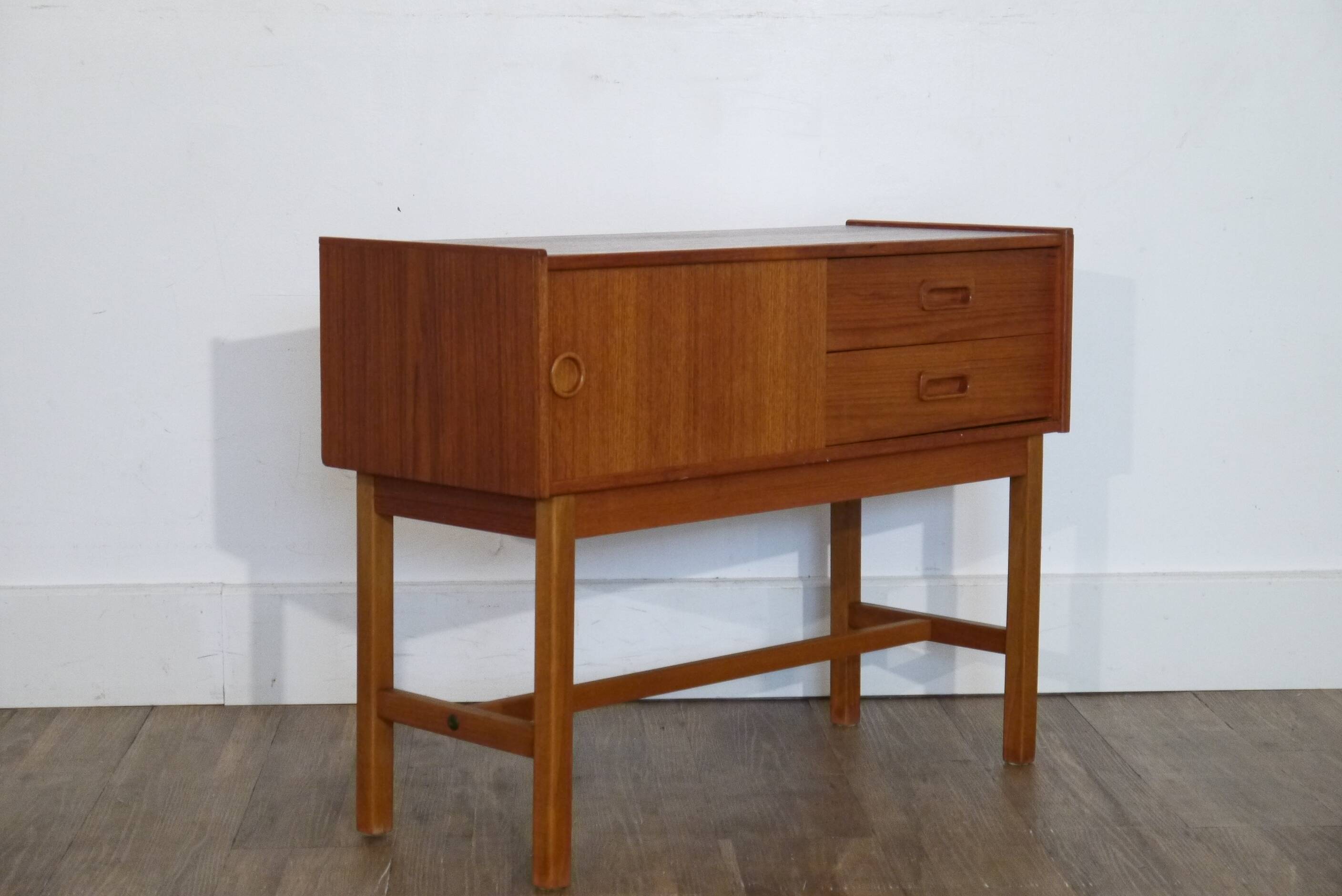 Meuble d'appoint en teck 1960
