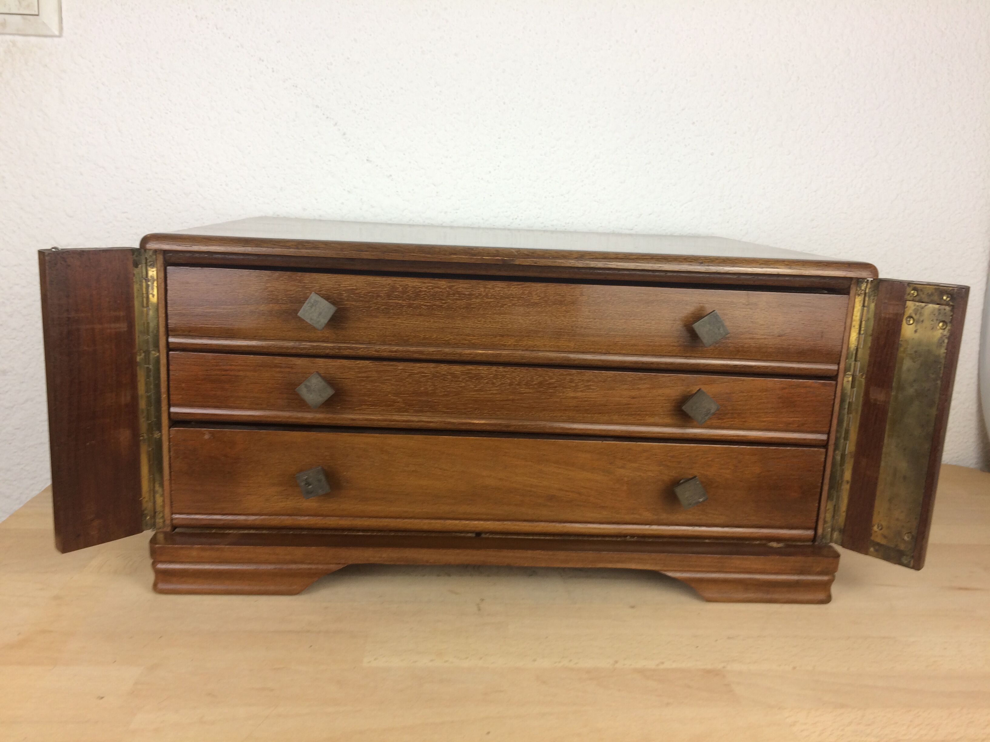 Safe cabinet 3 drawers for silver housewife