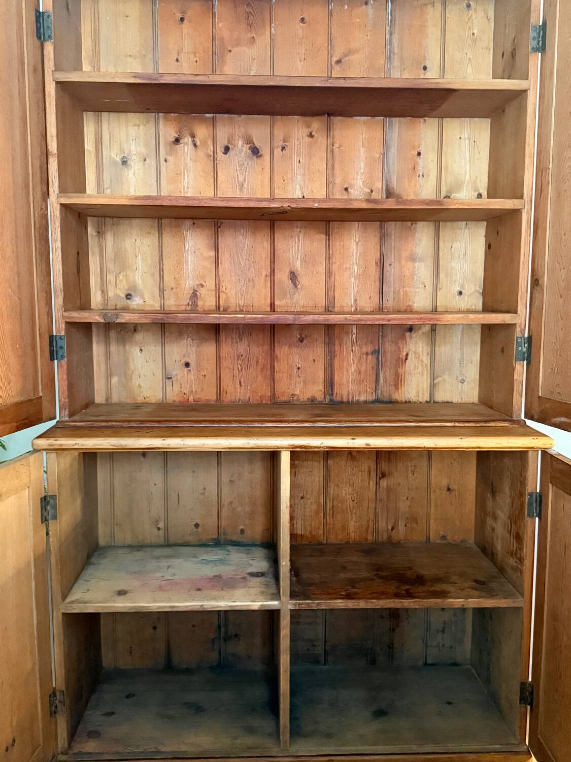 Parisian sideboard in solid wood