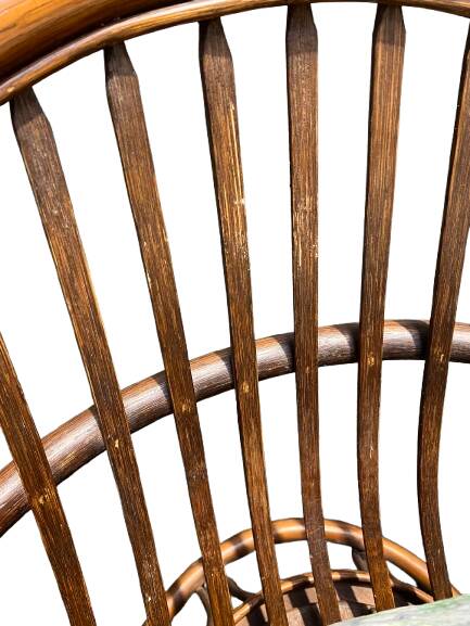 Rotating rattan armchair