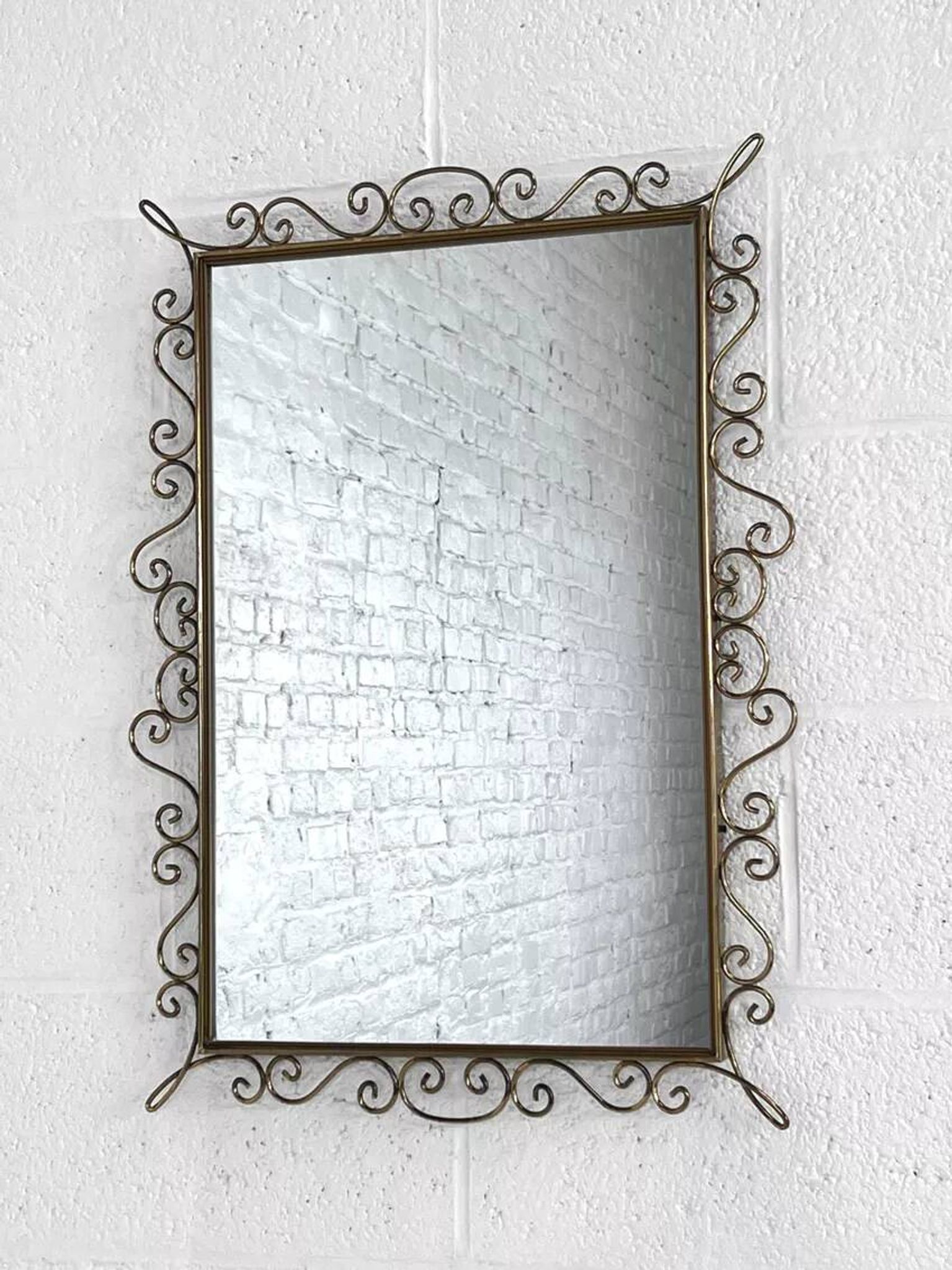 Miroir rectangulaire années 50 -60 sur cadre laiton