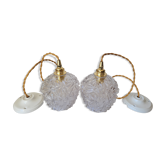 Duo of molded glass suspensions