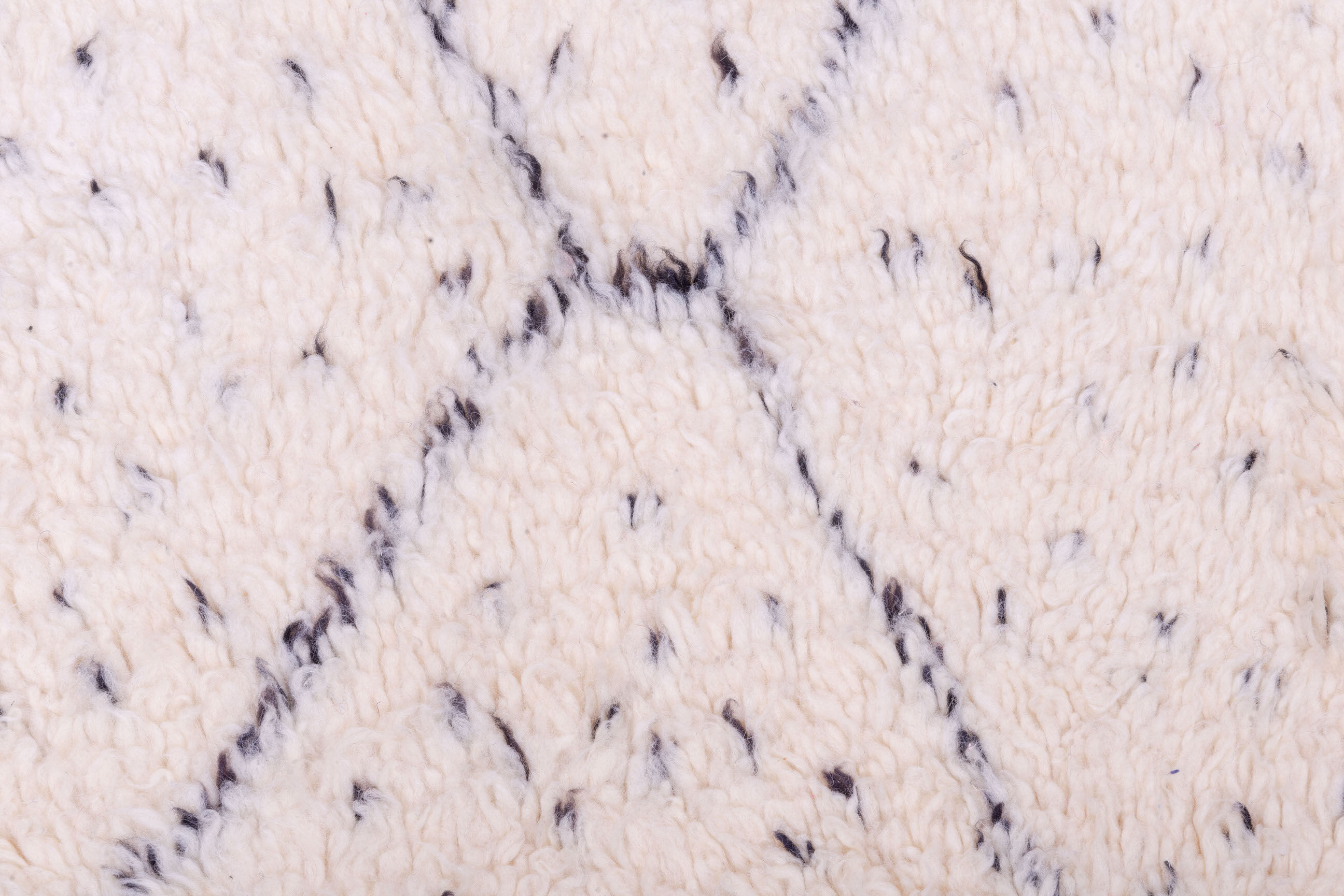 Vintage ouarain blessed carpet 255x172cm