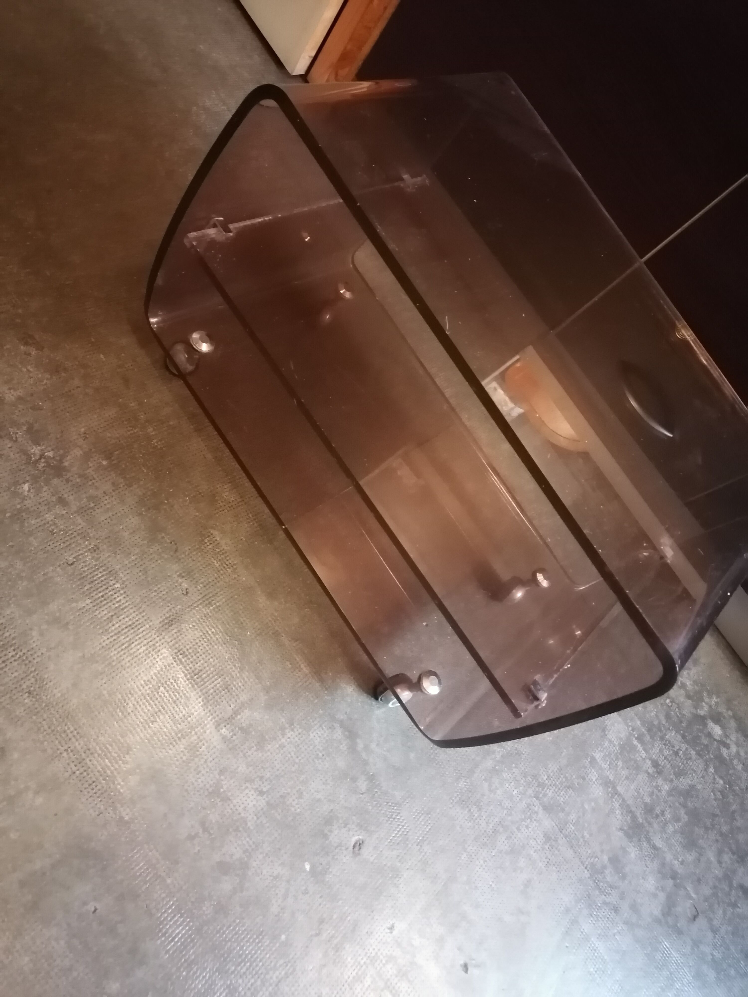 End of canae table castors plexi 1970