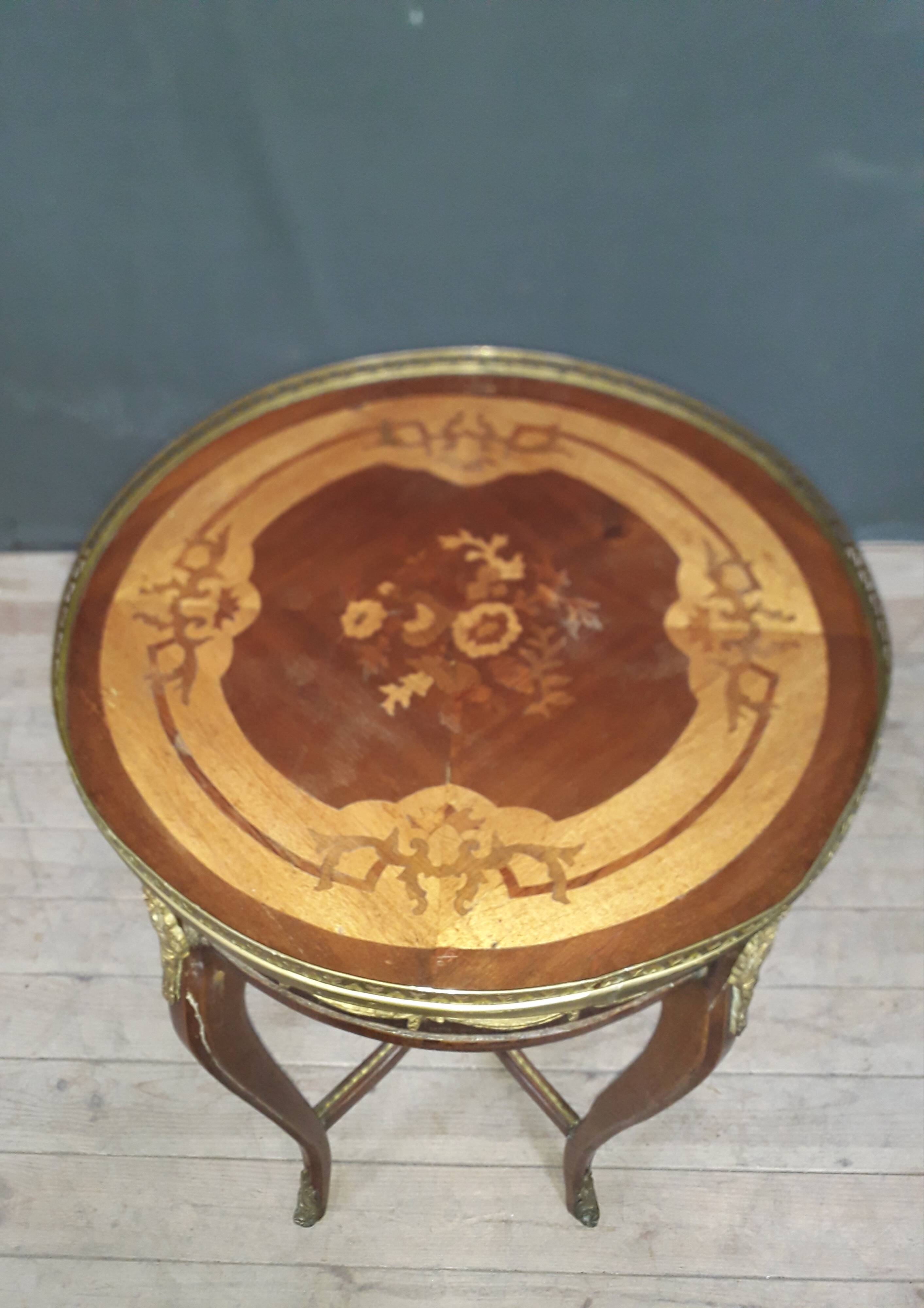 Gueridon marquetterie style Louis XVI