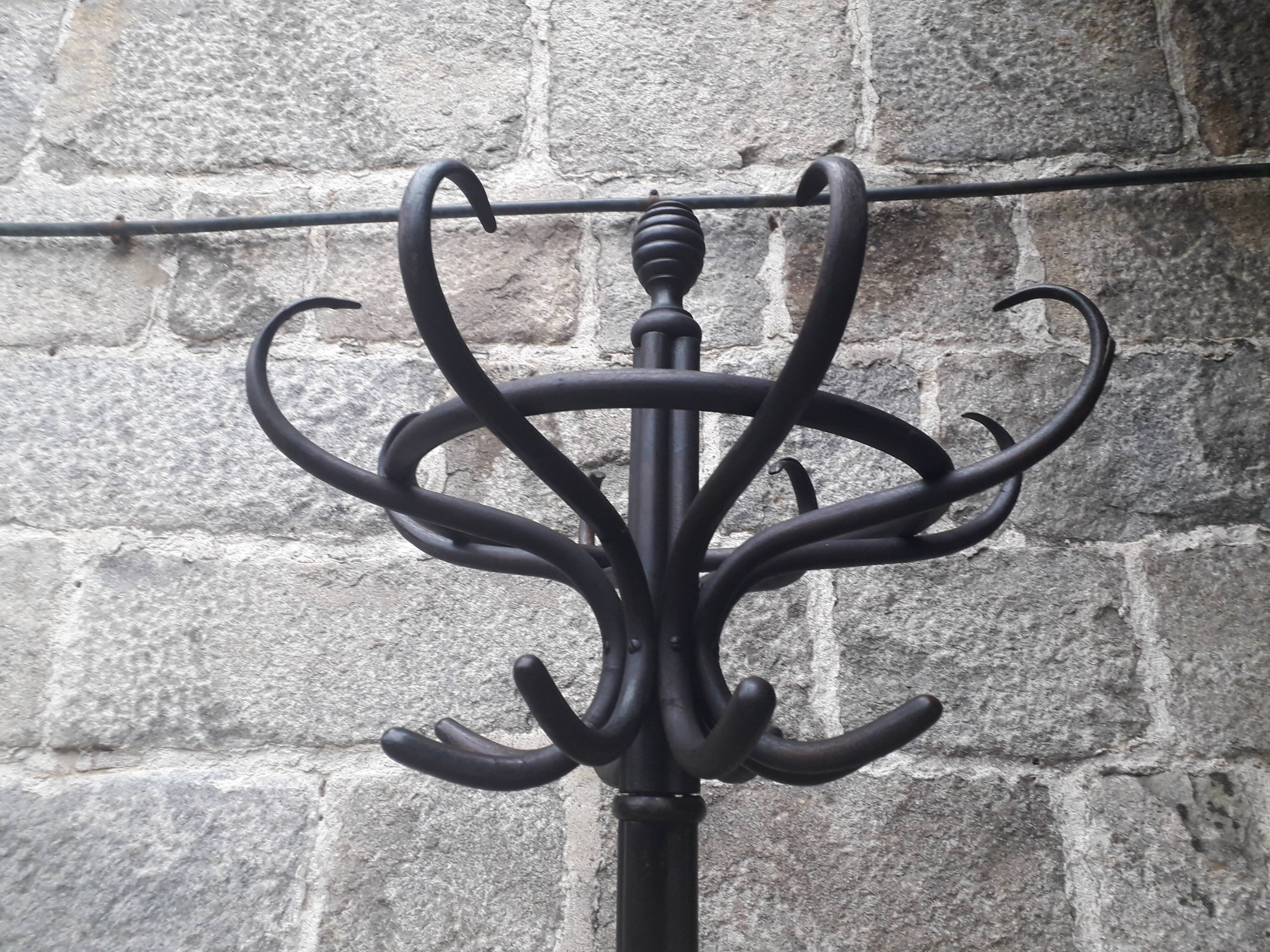 Parrot coat rack