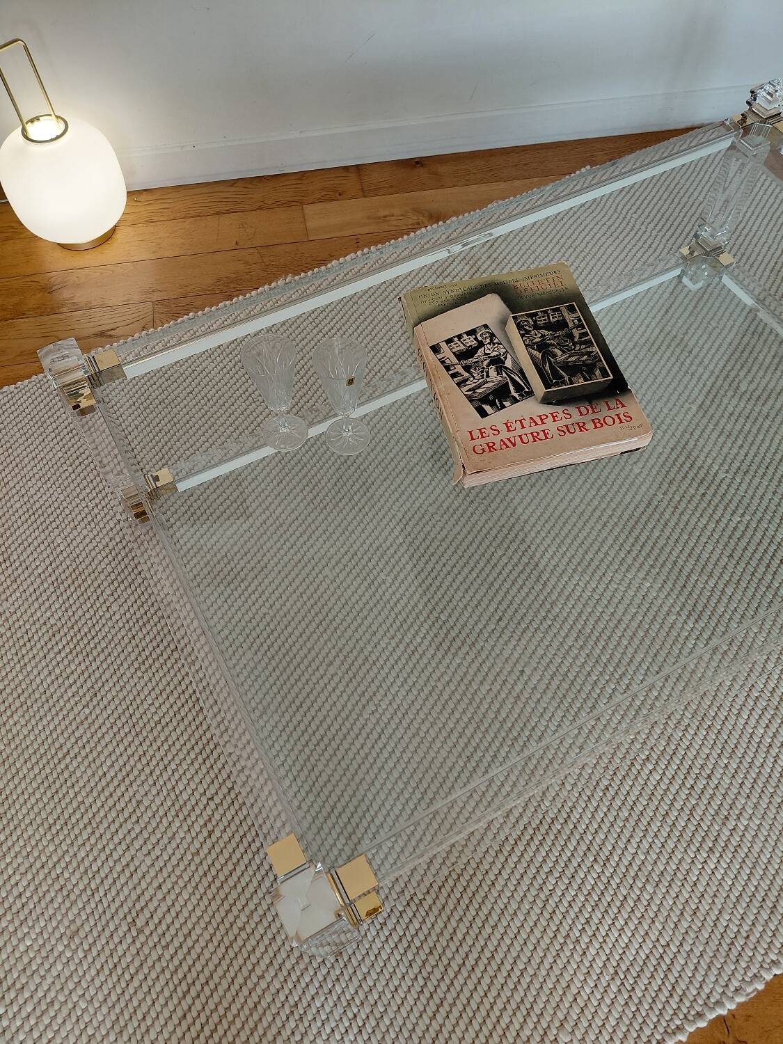 Table XL Laiton massif et Plexiglas-Style Jansen 1970