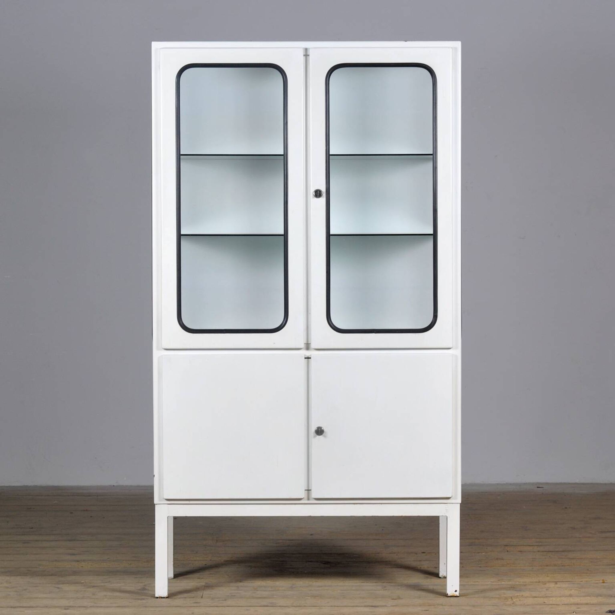 Armoire à pharmacie vintage, années 1970