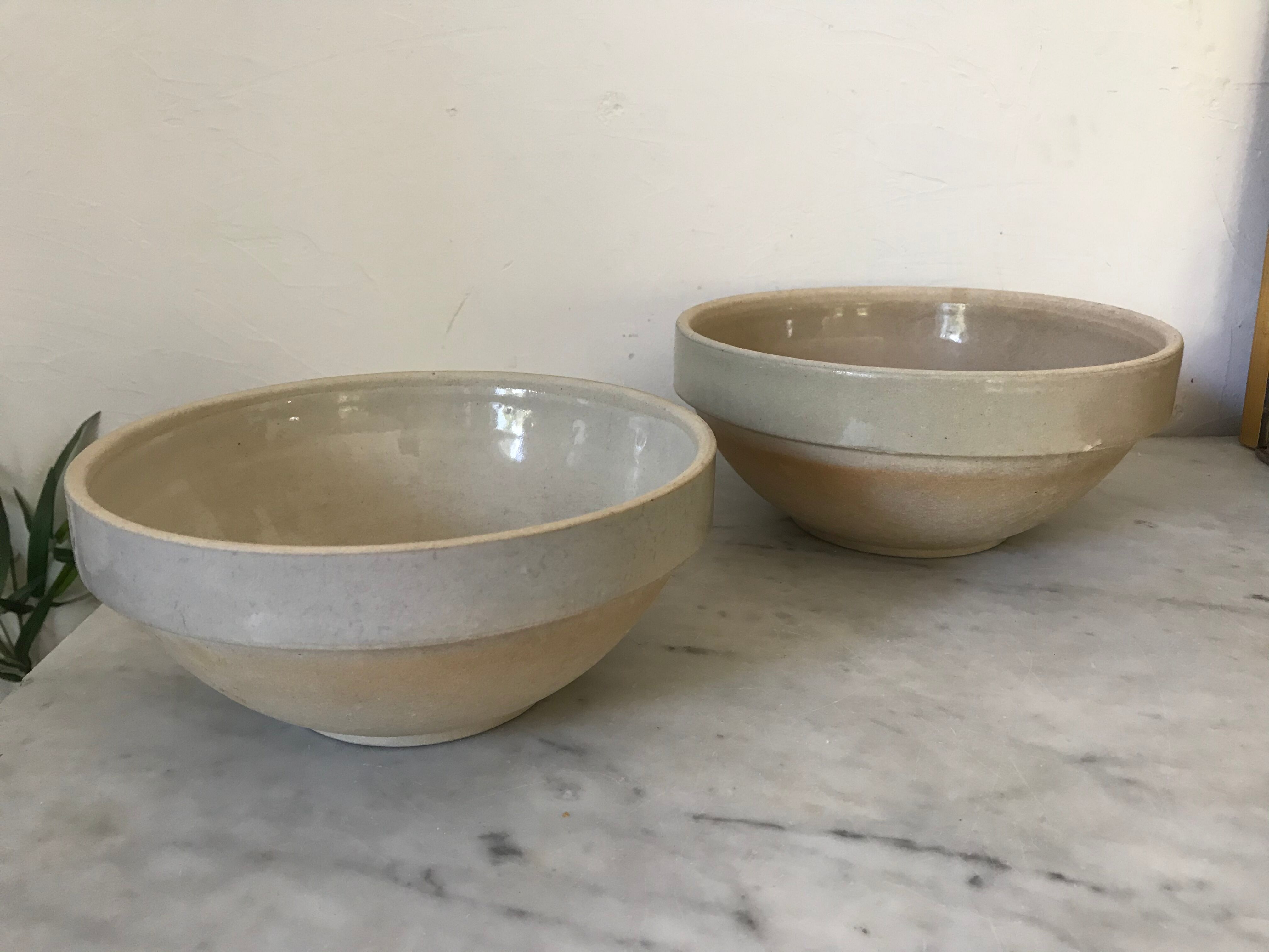 Enamelled sandstone salad bowls