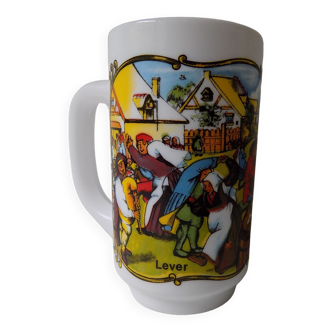 Lever opaline mug with medieval scene