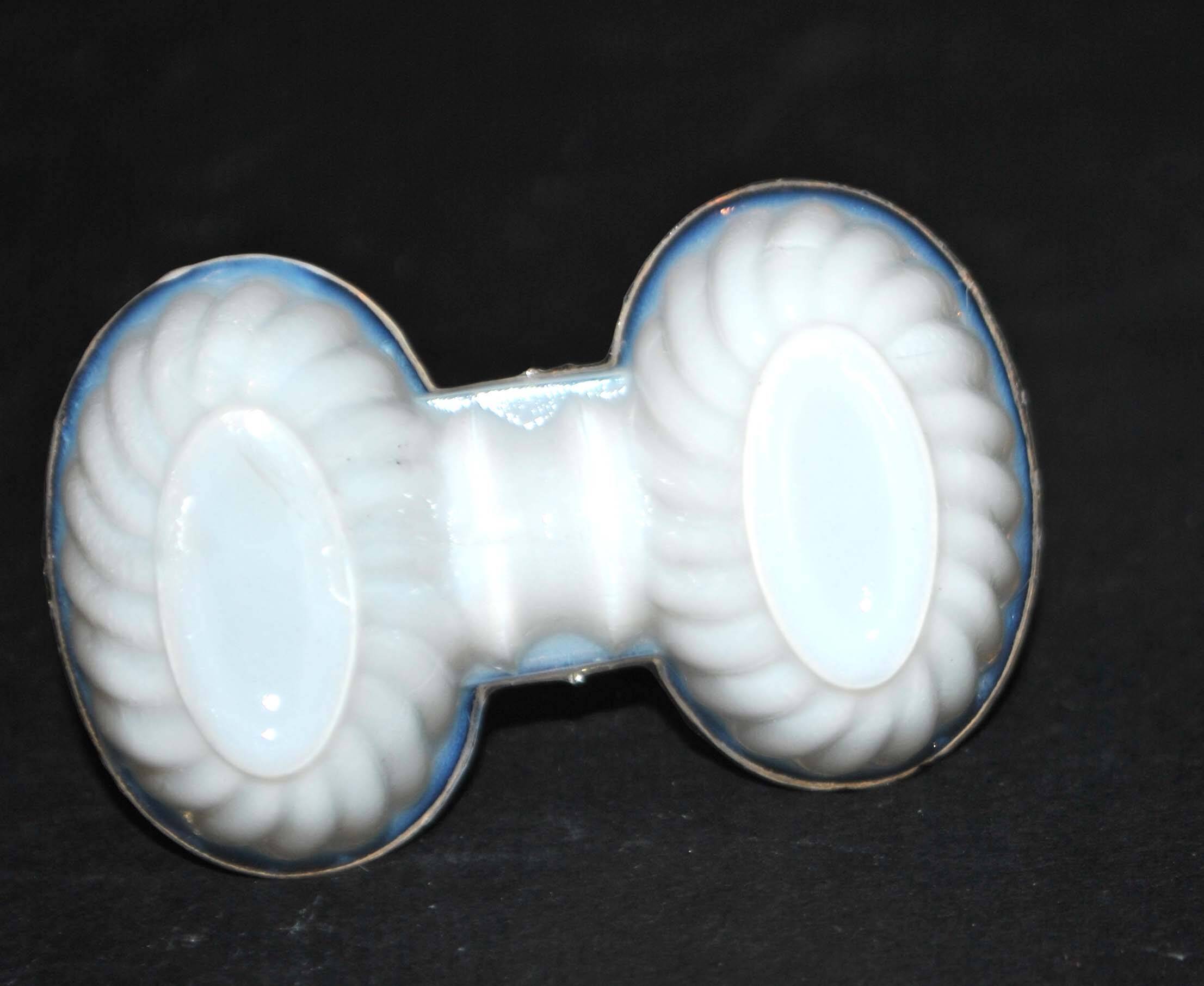 Miniature opaline salt shaker by portieux vallerystahl 1900-1920 toy 6.5cm