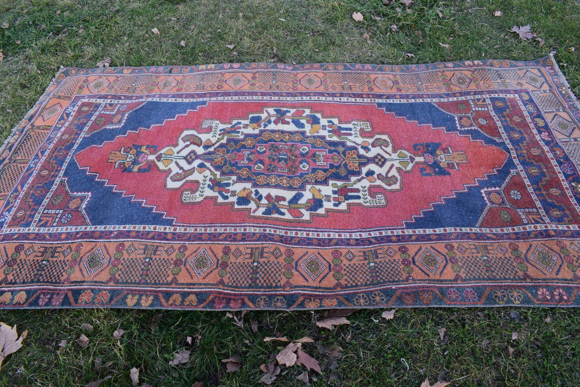 Vintage handmade Turkish rug 130x240 cm