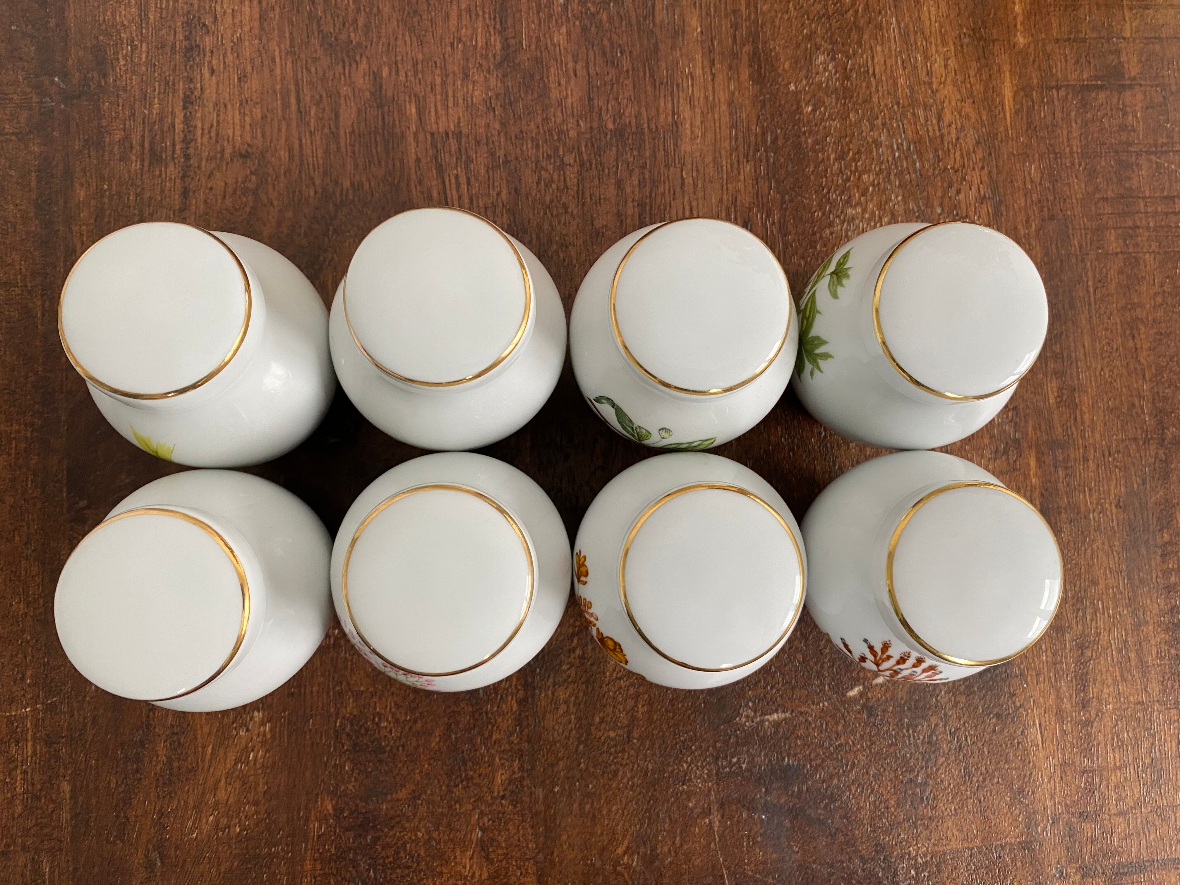 Ensemble de 8 pots à épices