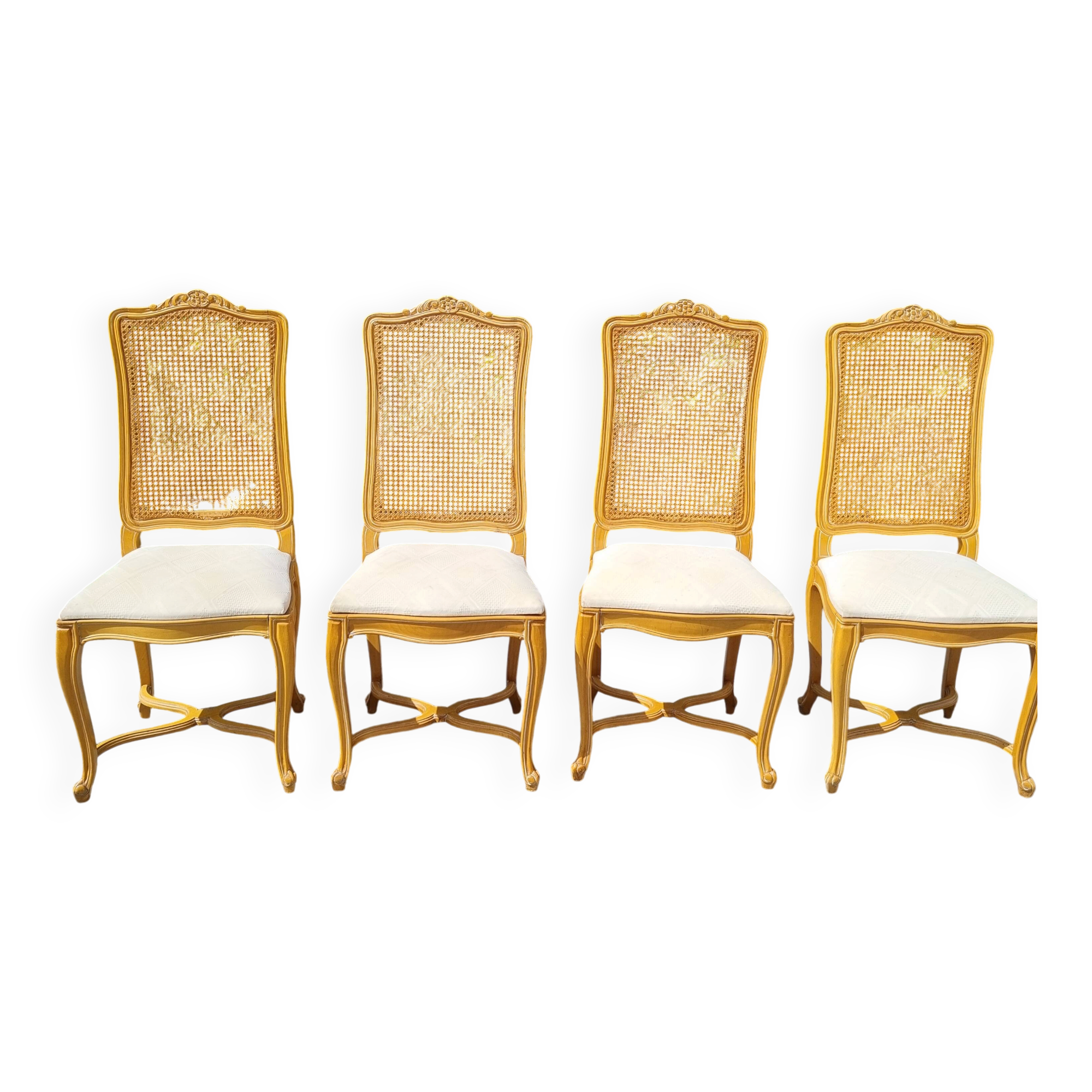 4 chaises en bois cérusé et dossier canné