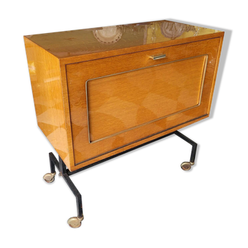Meuble bar rangement bas sur roulettes années 60