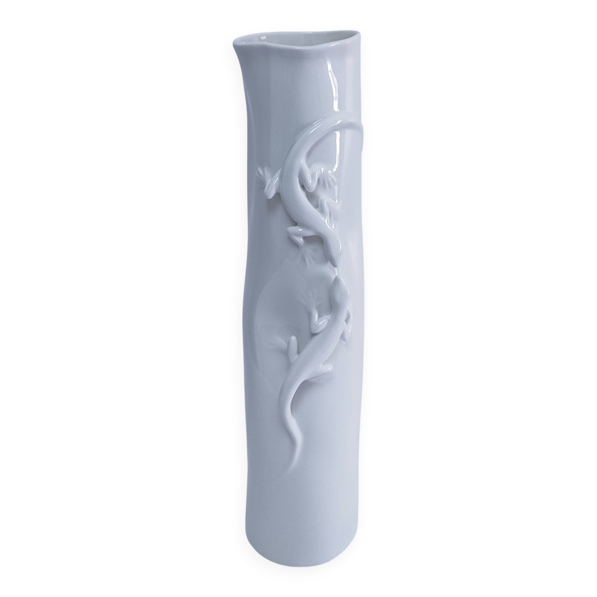 Designer porcelain lizard roll vase