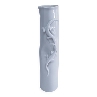 Designer porcelain lizard roll vase