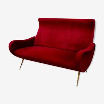 Fauteuil italien velours rouge avec pieds en laiton