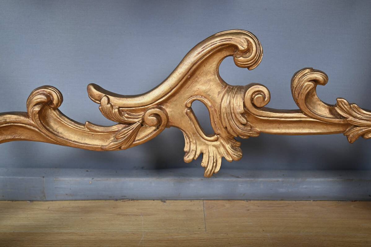 Important wall console in gilded wood, Louis XV style – Mid 20th century