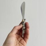 Couteau à beurre élégant en métal brillant