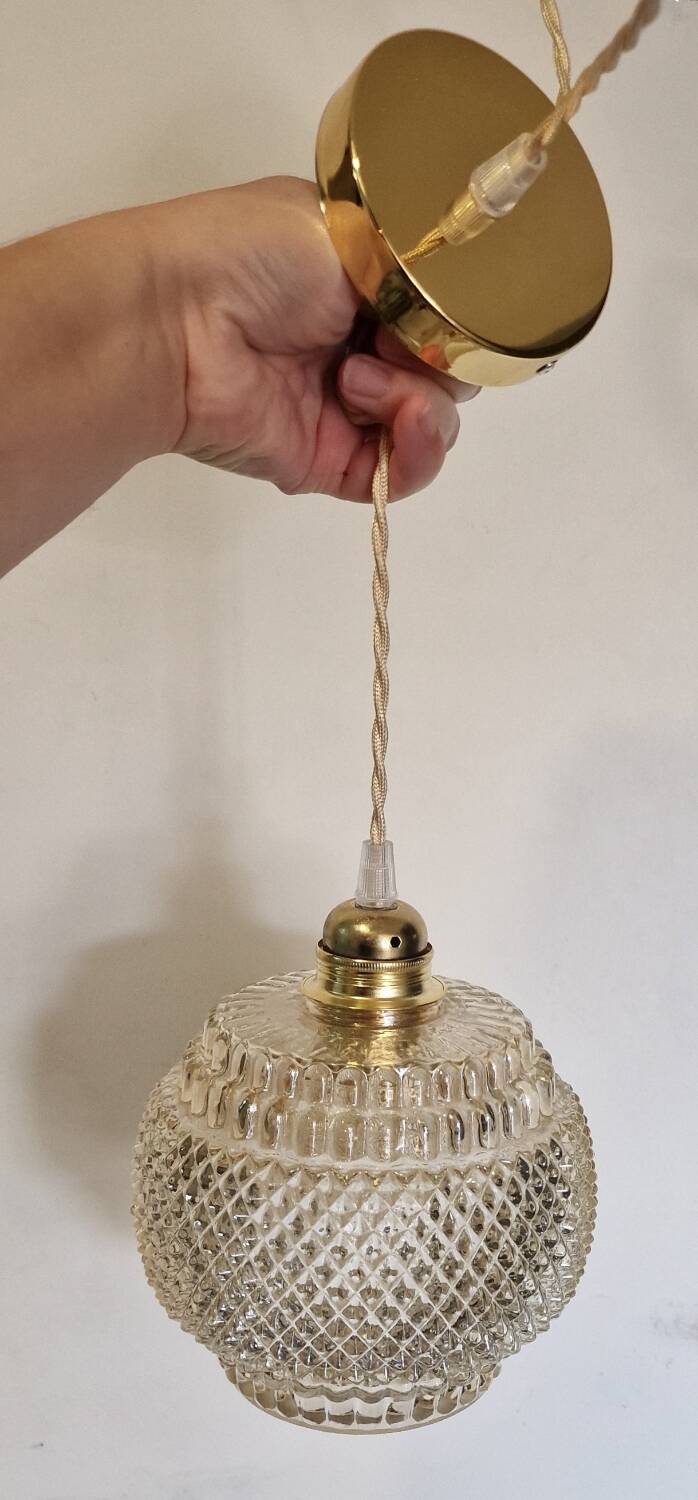 Diamond amber pendant light