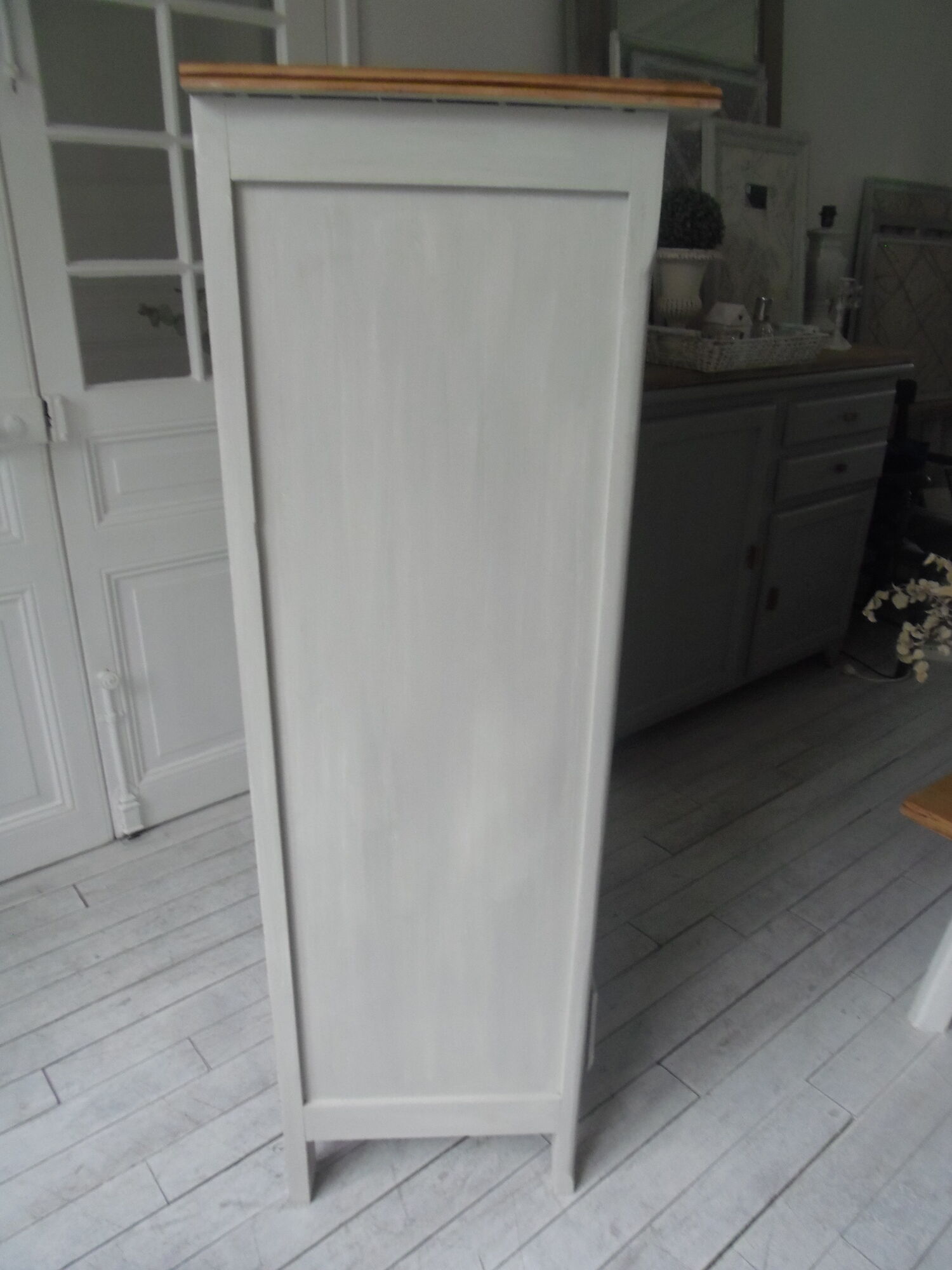 Parisian buffet patinated grey pearl powdery white, wood top waxed finish