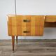 Commode en érable et verre du milieu du siècle des années 1950