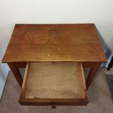 Spindle legs desk