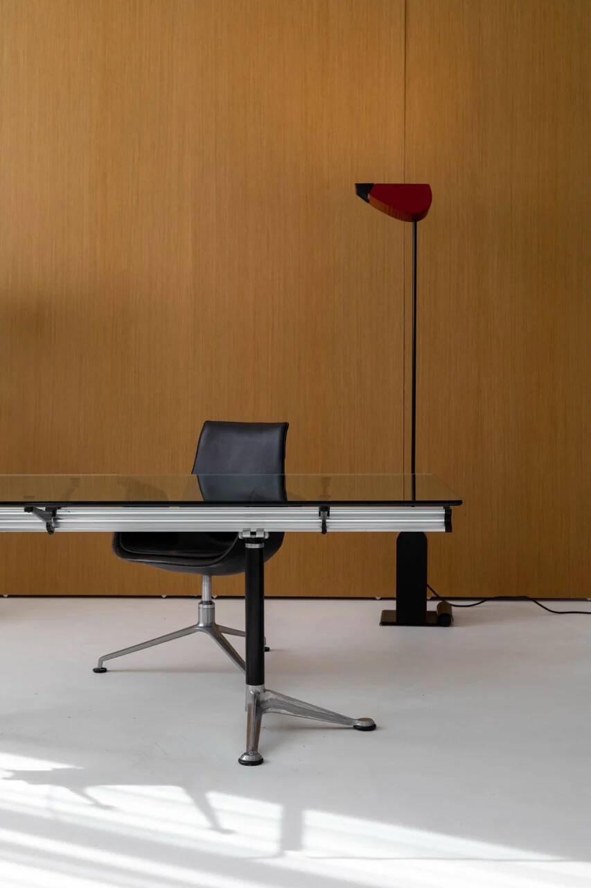 Le bureau emblématique Burdick Group de Bruce Burdick pour Herman Miller, années 1980.