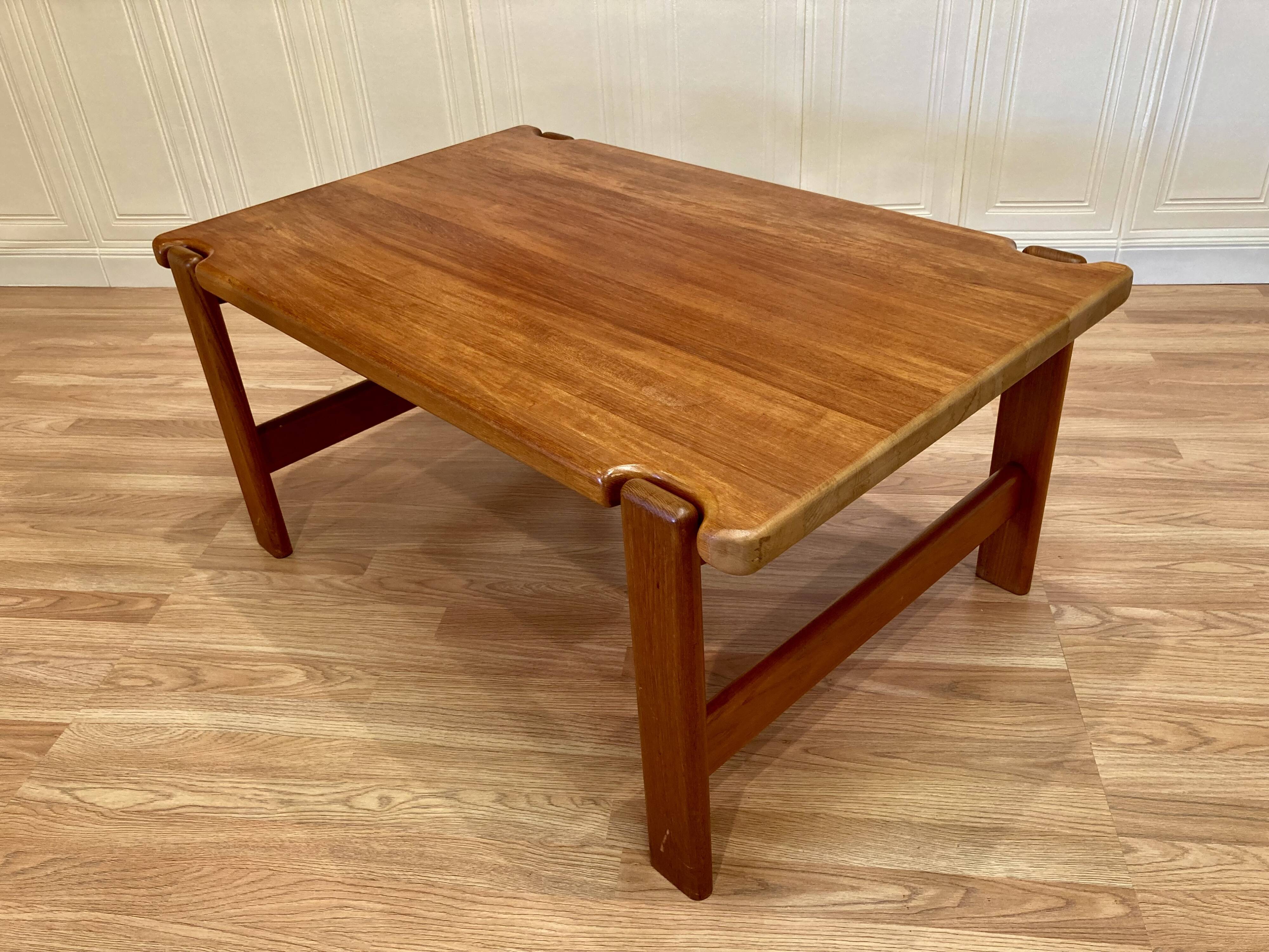 1960s Scandinavian design coffee table.