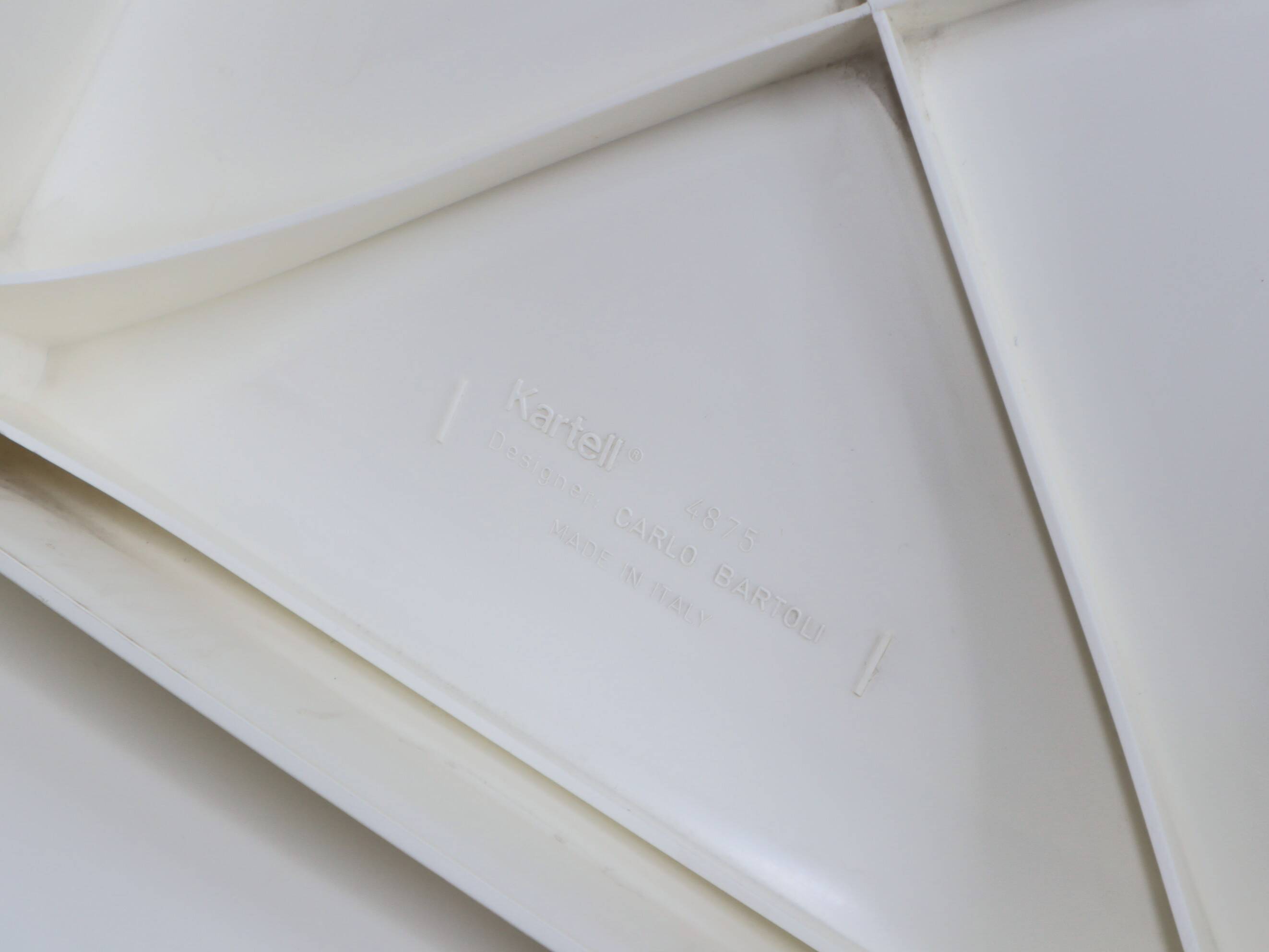 1970s Kartell Model 4875 chair by Carlo Bartoli white color, one piece