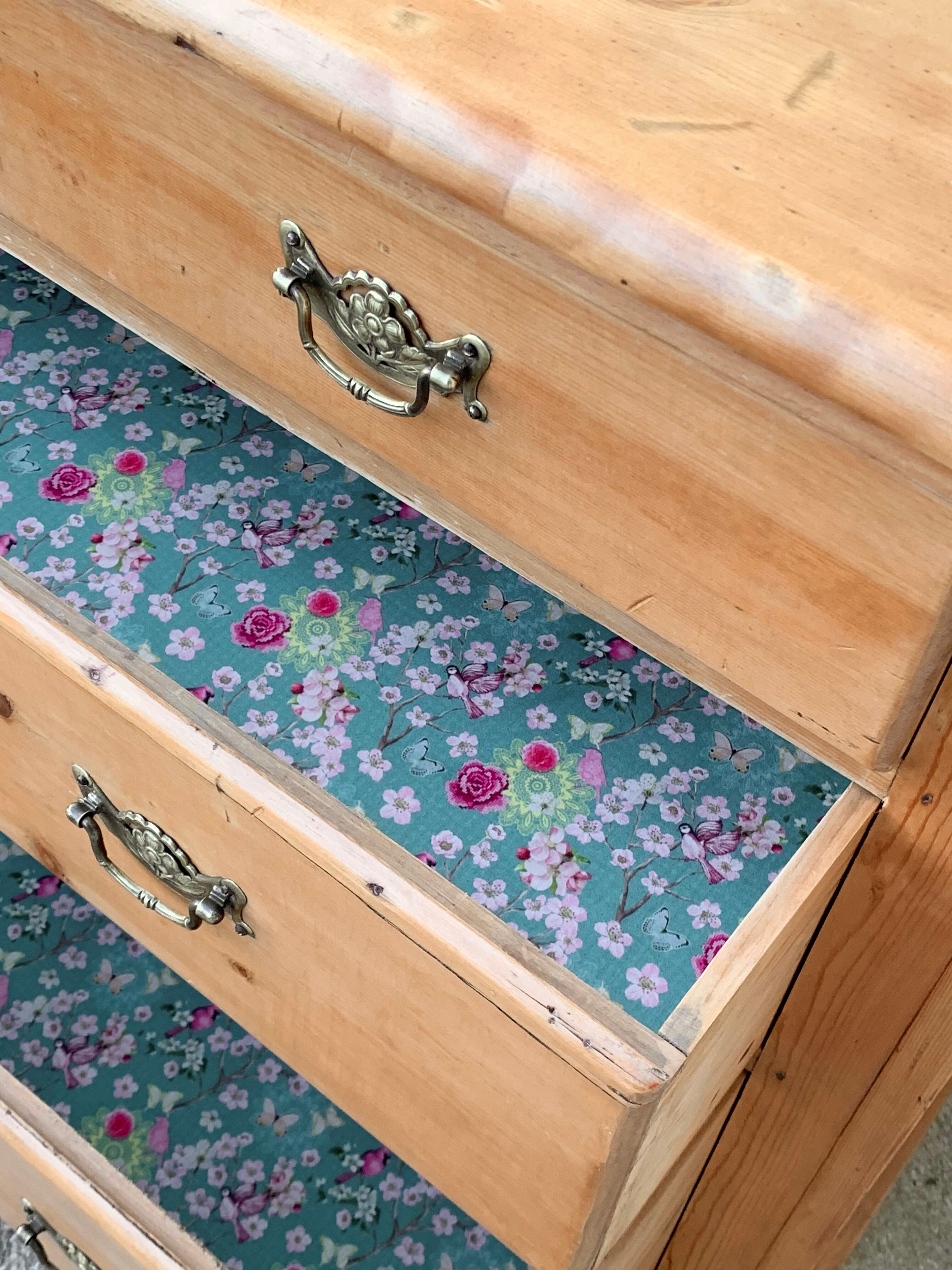 English style chest of drawers 1920 pine and pitchpin