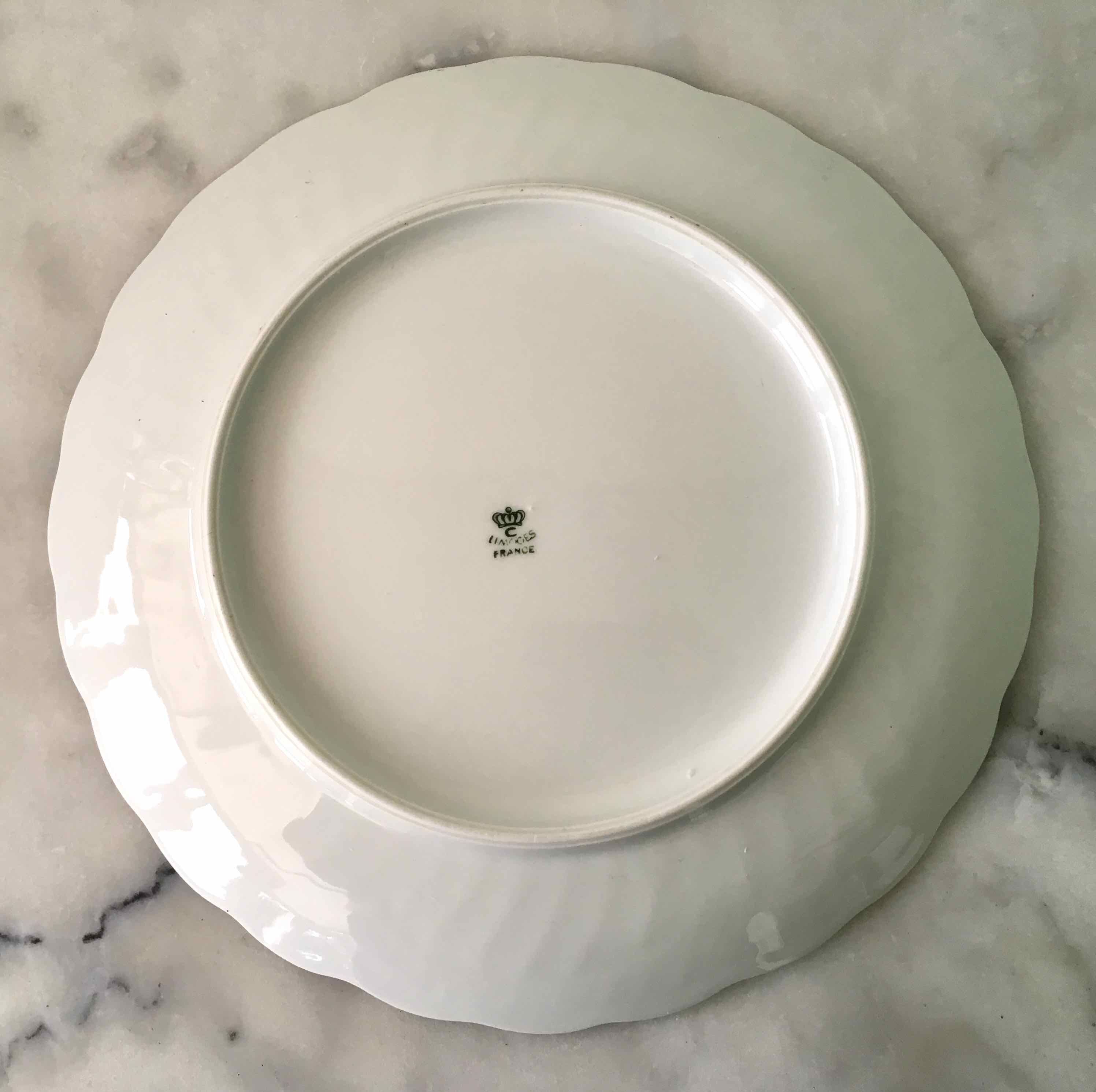 Set de 24 assiettes porcelaine fine de Limoges