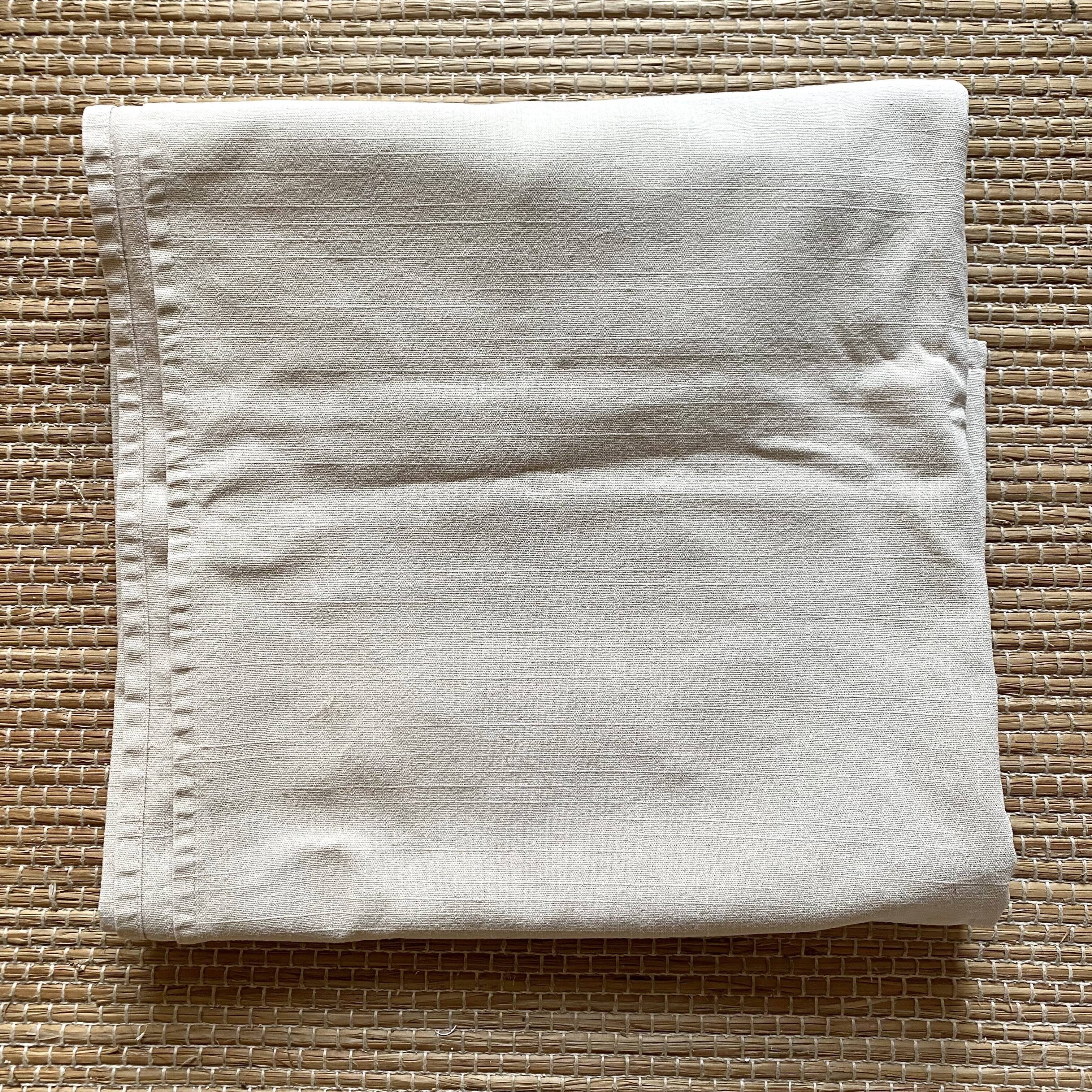 Vintage rectangular tablecloth 140x210