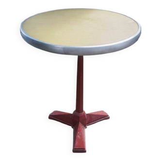 Bistro pedestal table