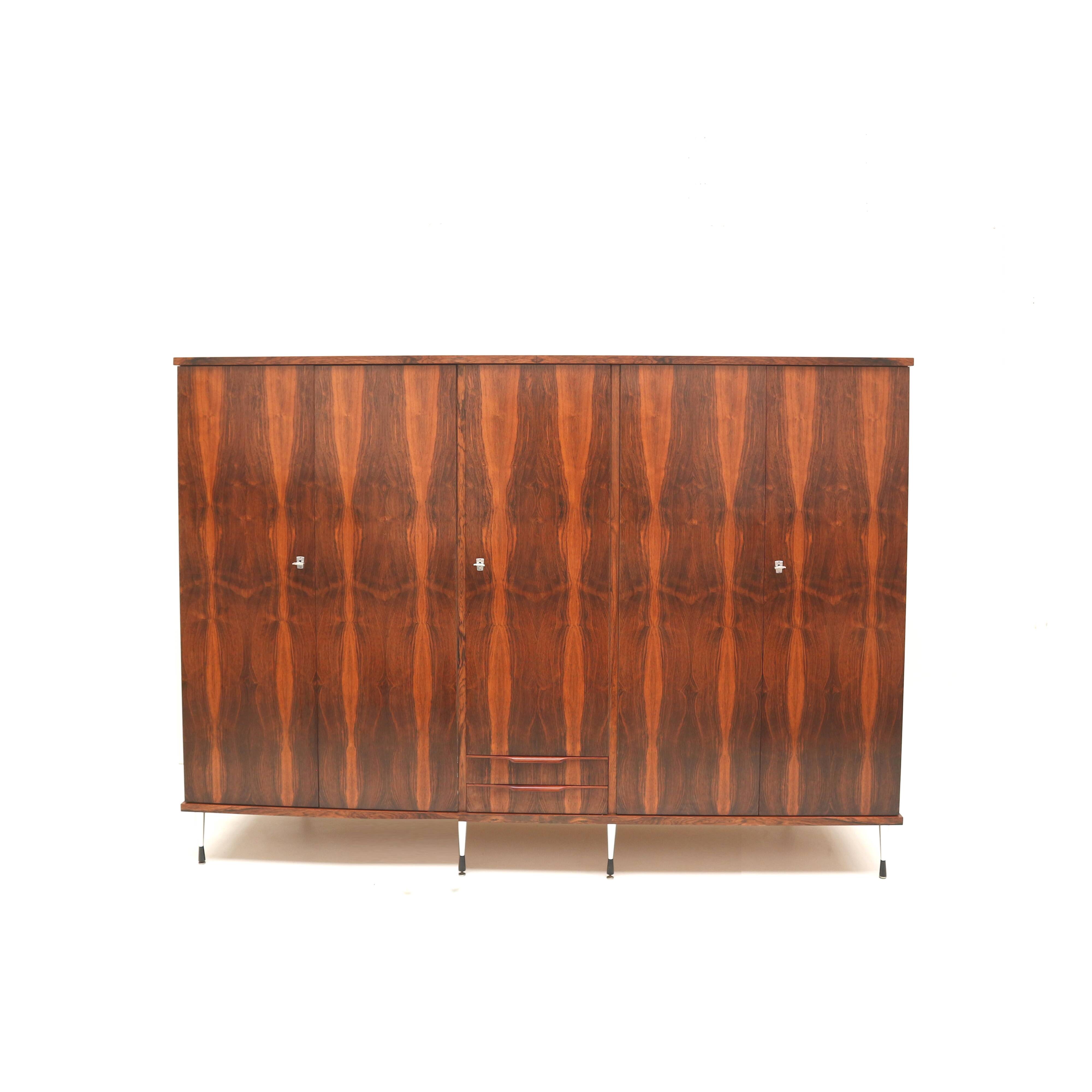 Large 5-door vintage wardrobe in rosewood with stylish adjustable legs in I