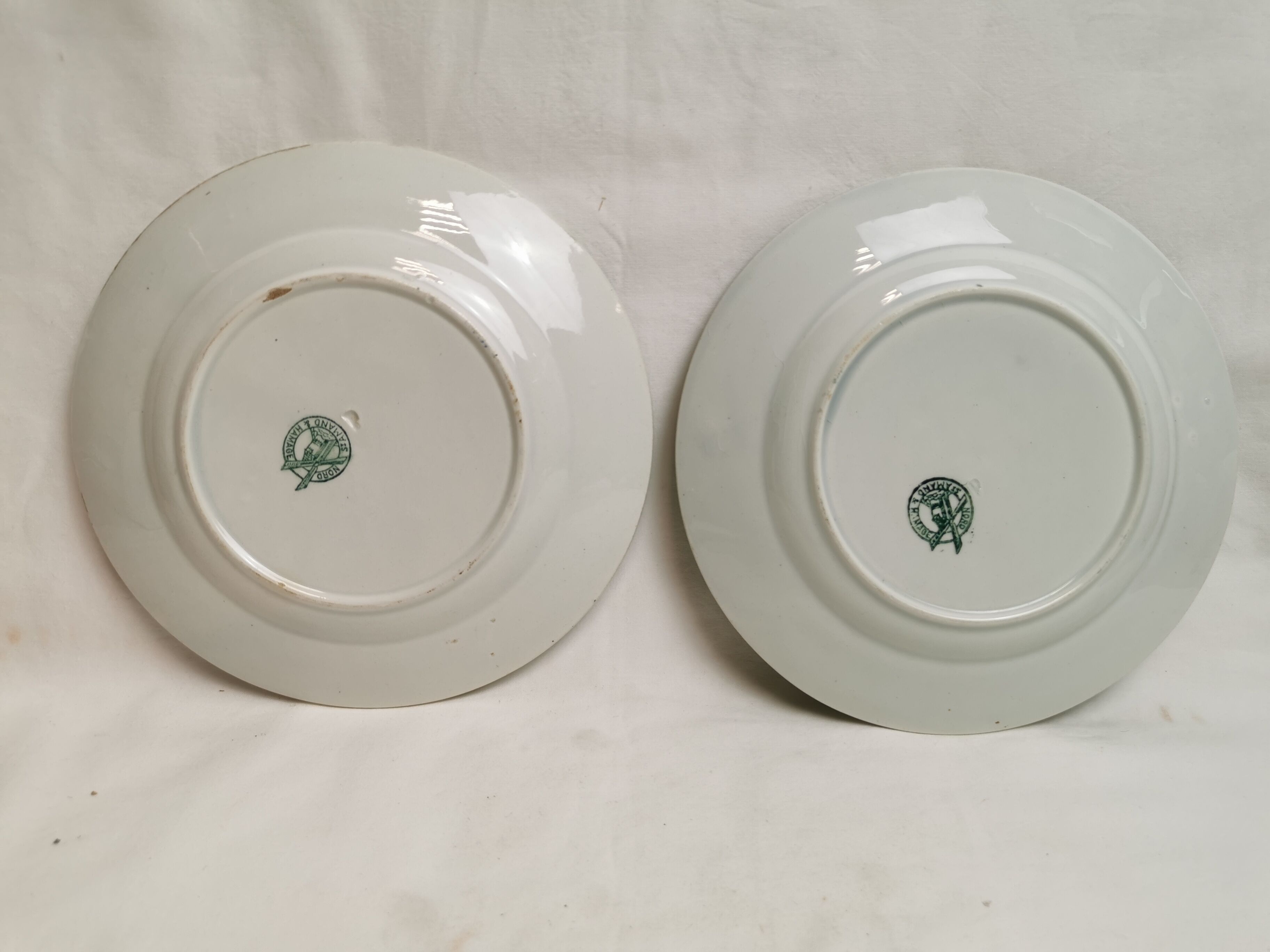 2 old plates st amand, 20 cm. barbotine, art nouveau 1900
